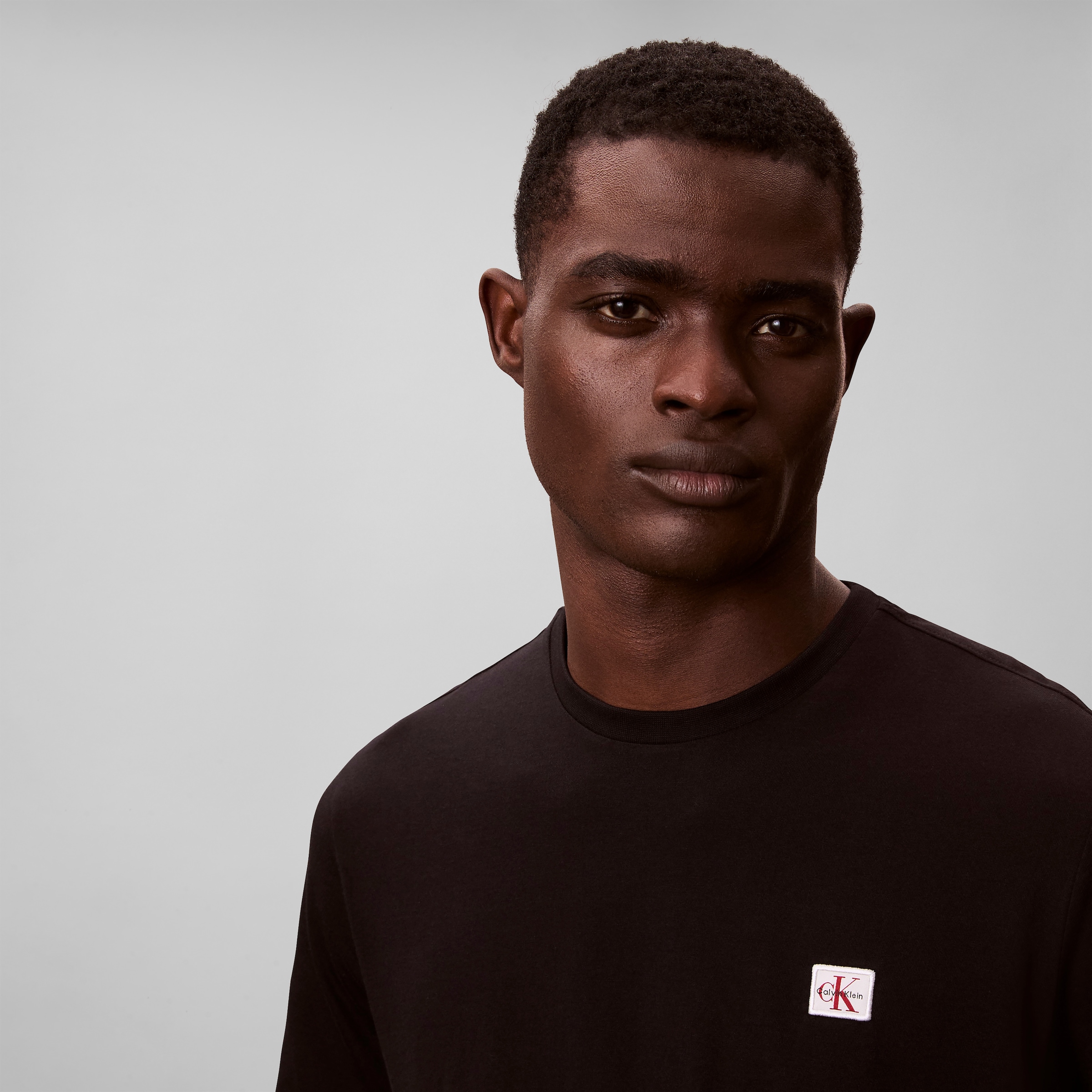 Calvin Klein Jeans T-Shirt »SS BADGE TEE 2 PACK« Packung, 2er-Pack, 2 Stk. tlg. Mit Rundhalsausschnitt