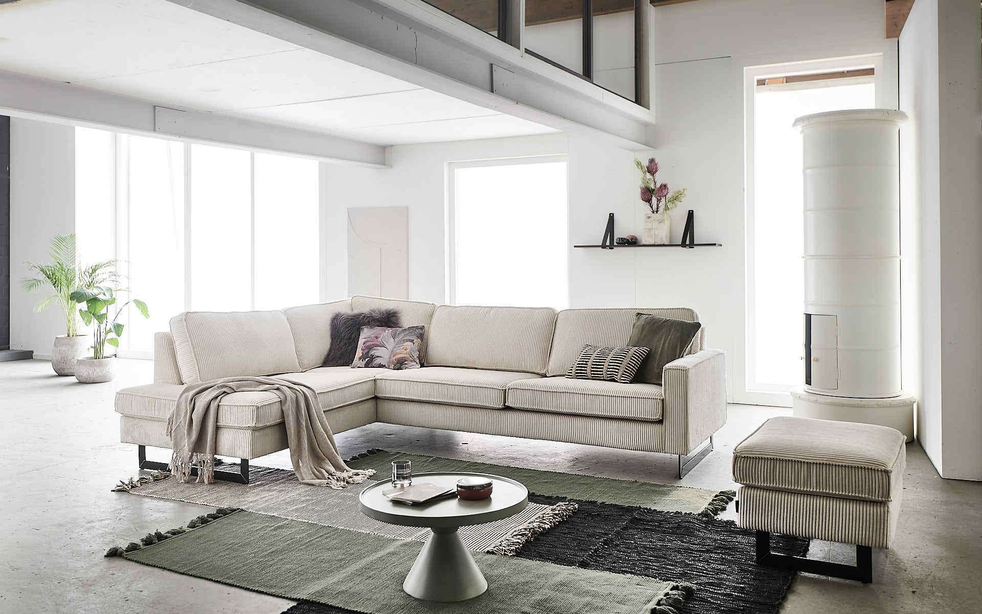OTTO home Ecksofa "Pinto, 290 cm, Cord, Chenille, Lederoptik, Ottomane links / rechts" mit Keder, schwarze Metallfüße, Wellenunterfederung