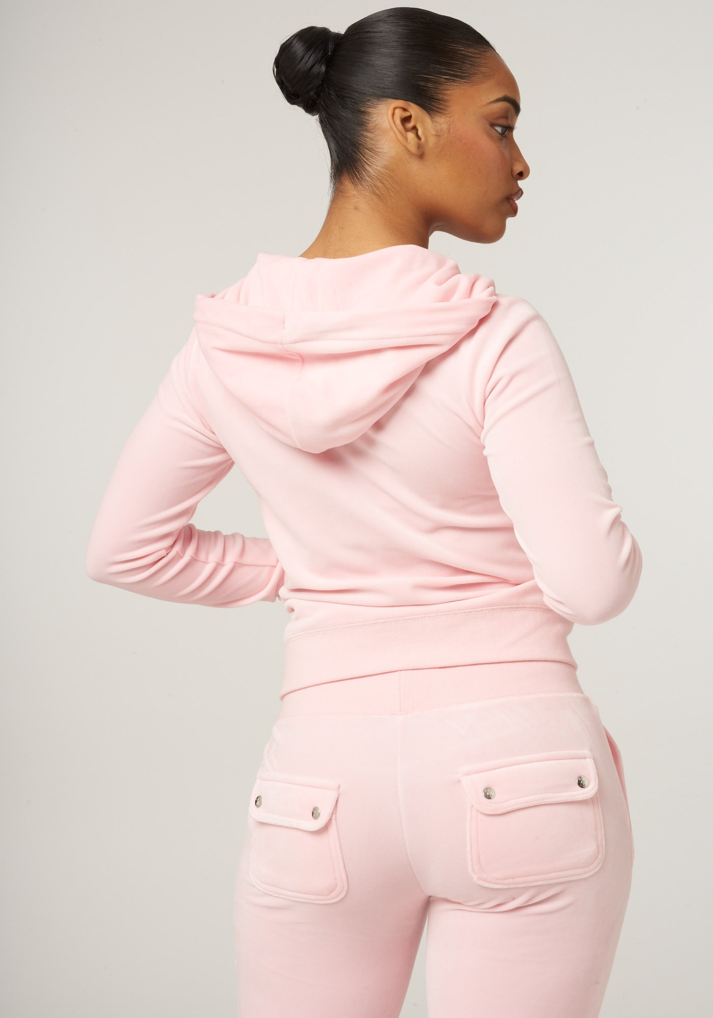 Juicy Couture Sweathose »LAYLA LOW RISE POCKETED FLARE PANT Damen«, Trainingshose Damen, Sweathose, Velour, Jogginghose mit Glitzer, Sale