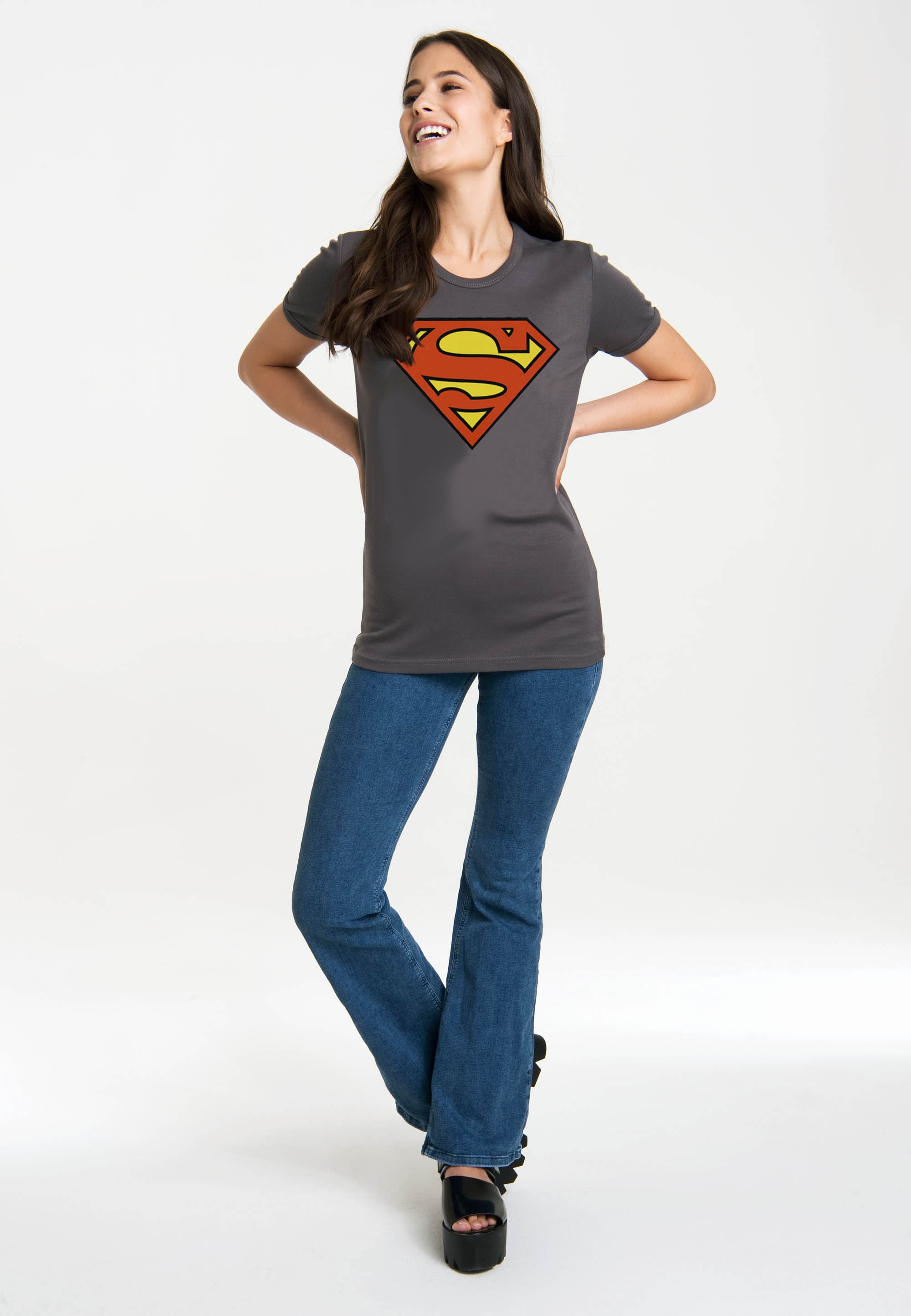 LOGOSHIRT T-Shirt »Superman Logo«, mit trendigem Superhelden-Print