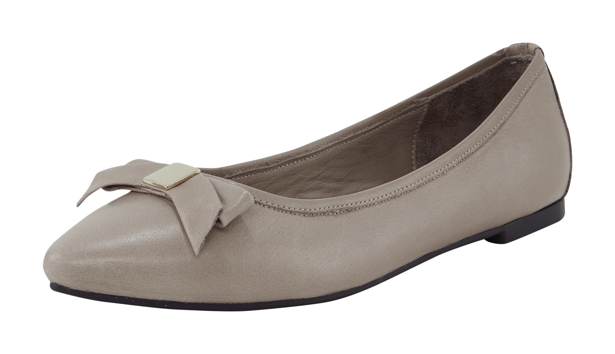 Ballerina mit dekorativer Schleife