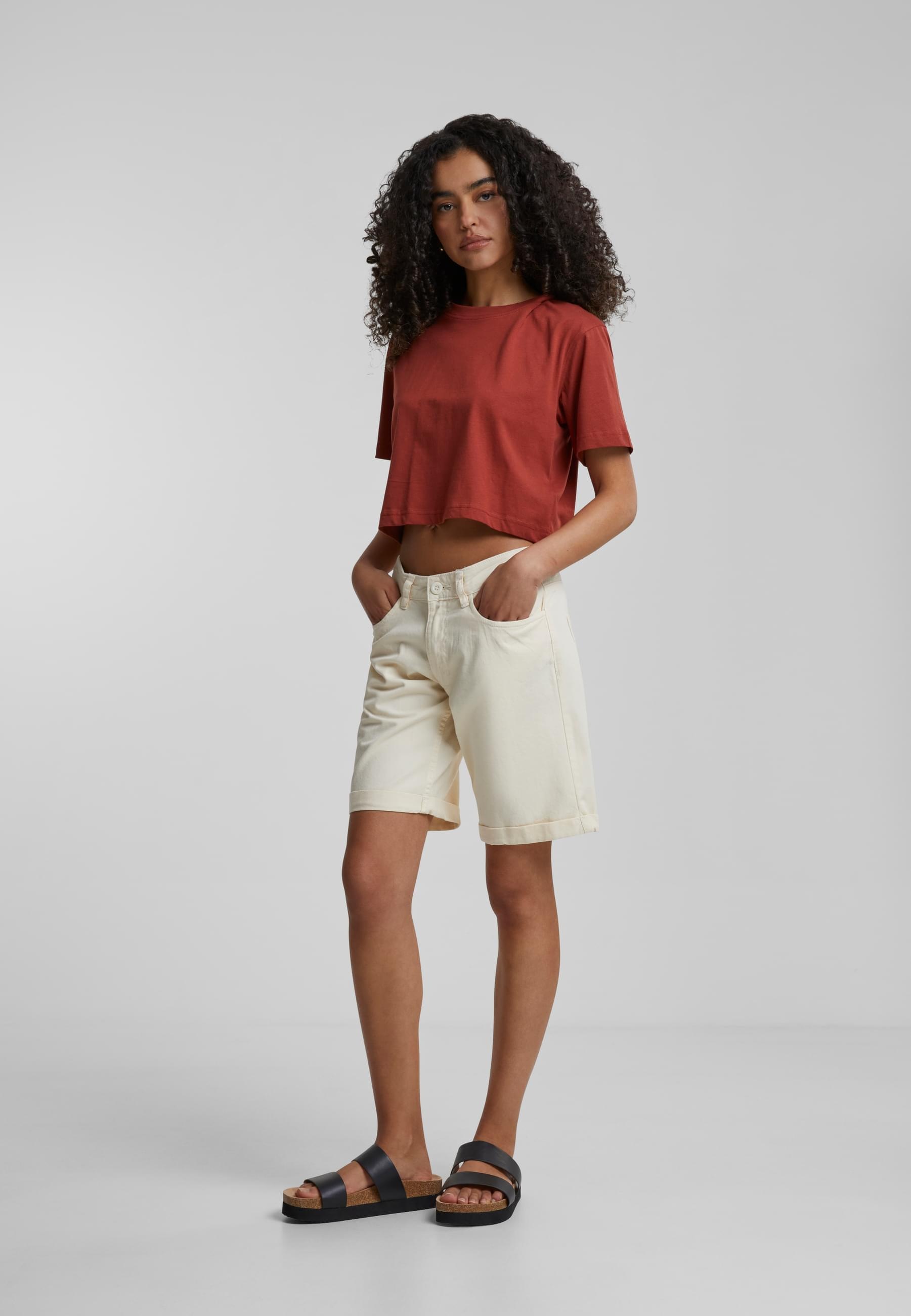 URBAN CLASSICS Sweatshorts »Urban Classics Damen Ladies Organic Cotton Bermuda Pants«, (1 tlg.)
