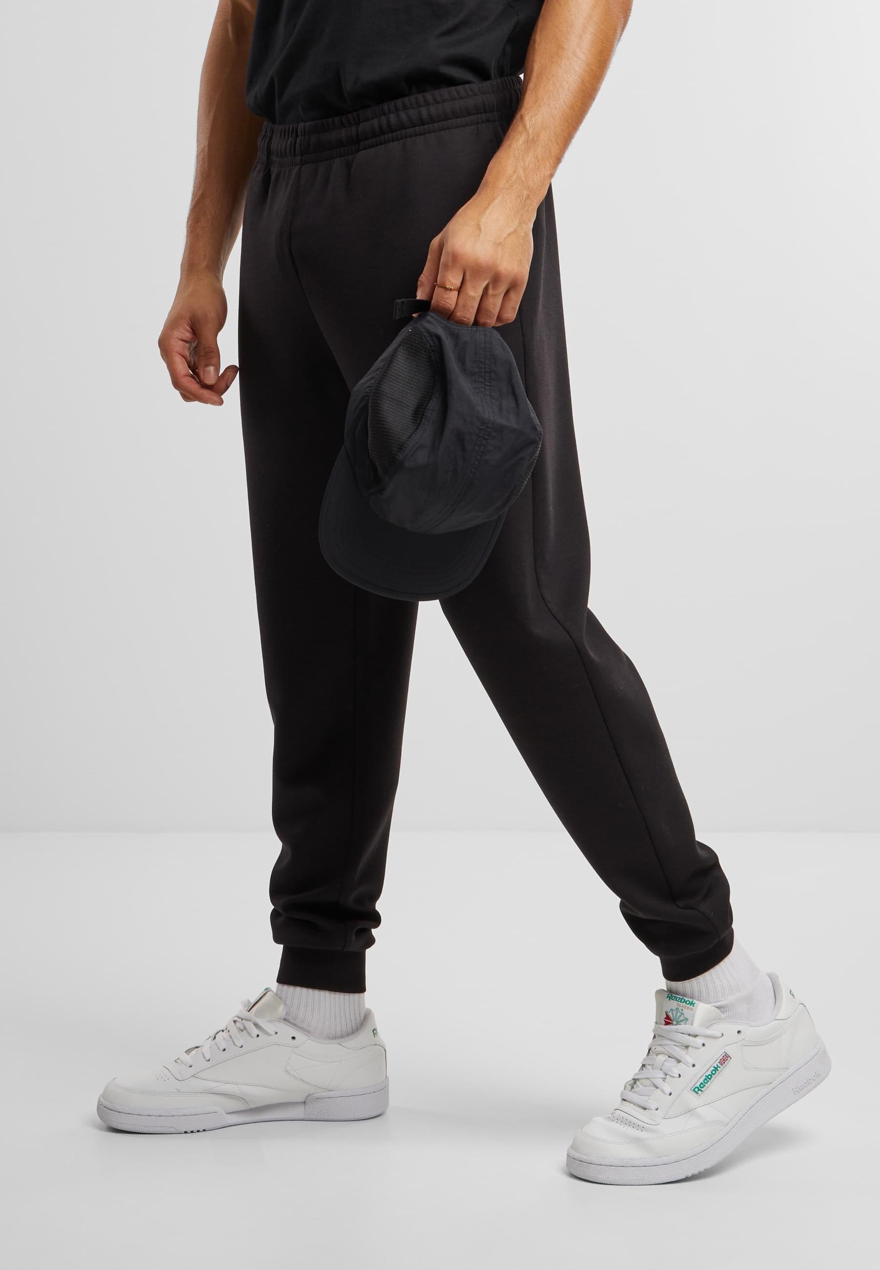 URBAN CLASSICS Jogginghose »Urban Classics Scuba Basic Sweatpants«, (1 tlg.)
