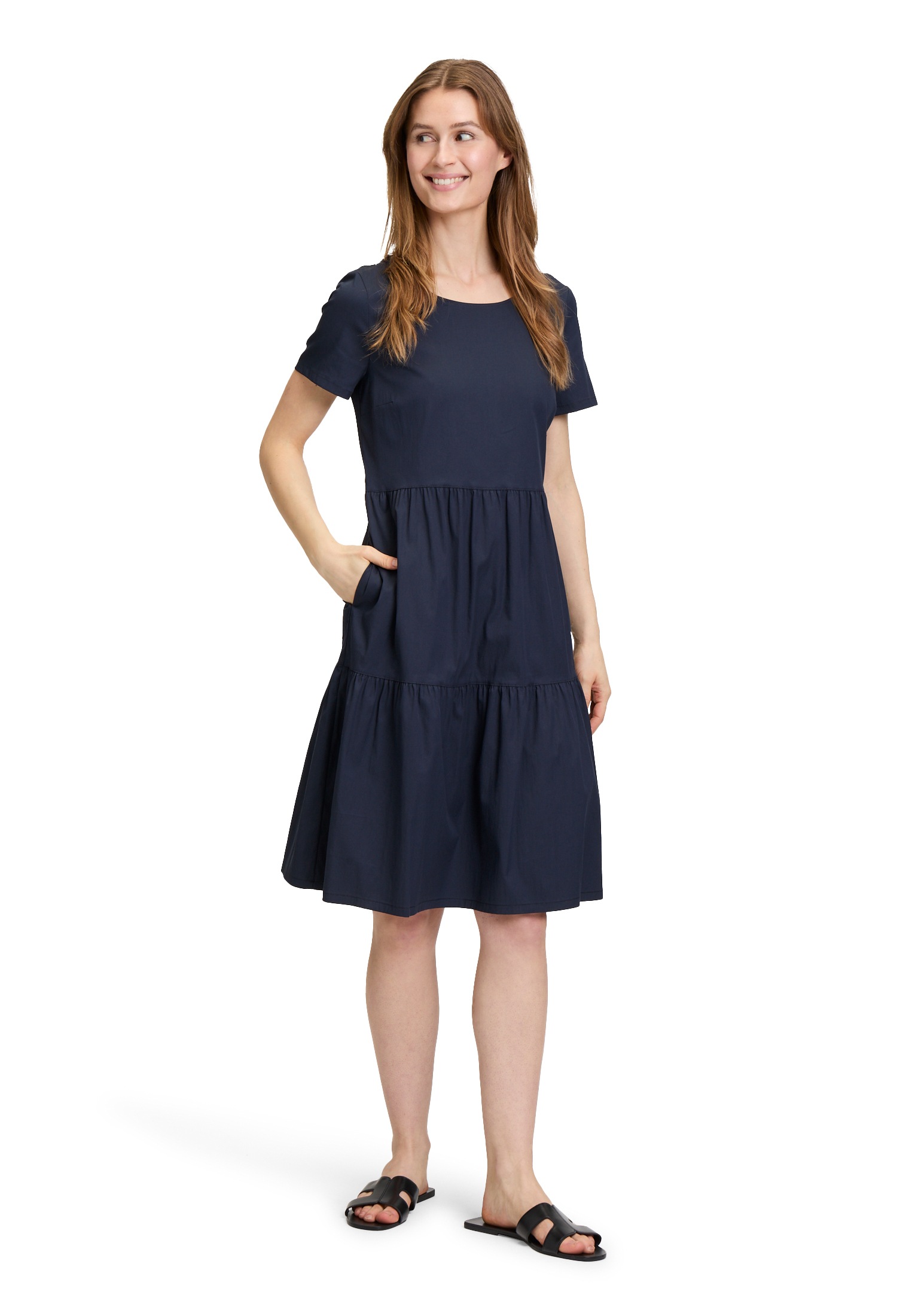 Vera Mont Sommerkleid »Vera Mont Sommerkleid mit Stufen«, Form