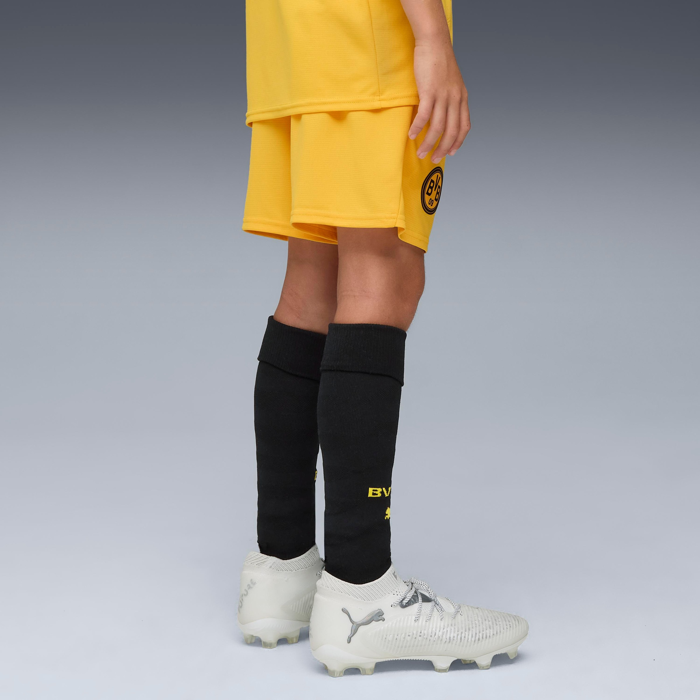 PUMA Trainingsshorts »BVB SHORTS REPLICA JR«  sportlicher Stil, für Fußball und Training, mit DryCELL-Technologie