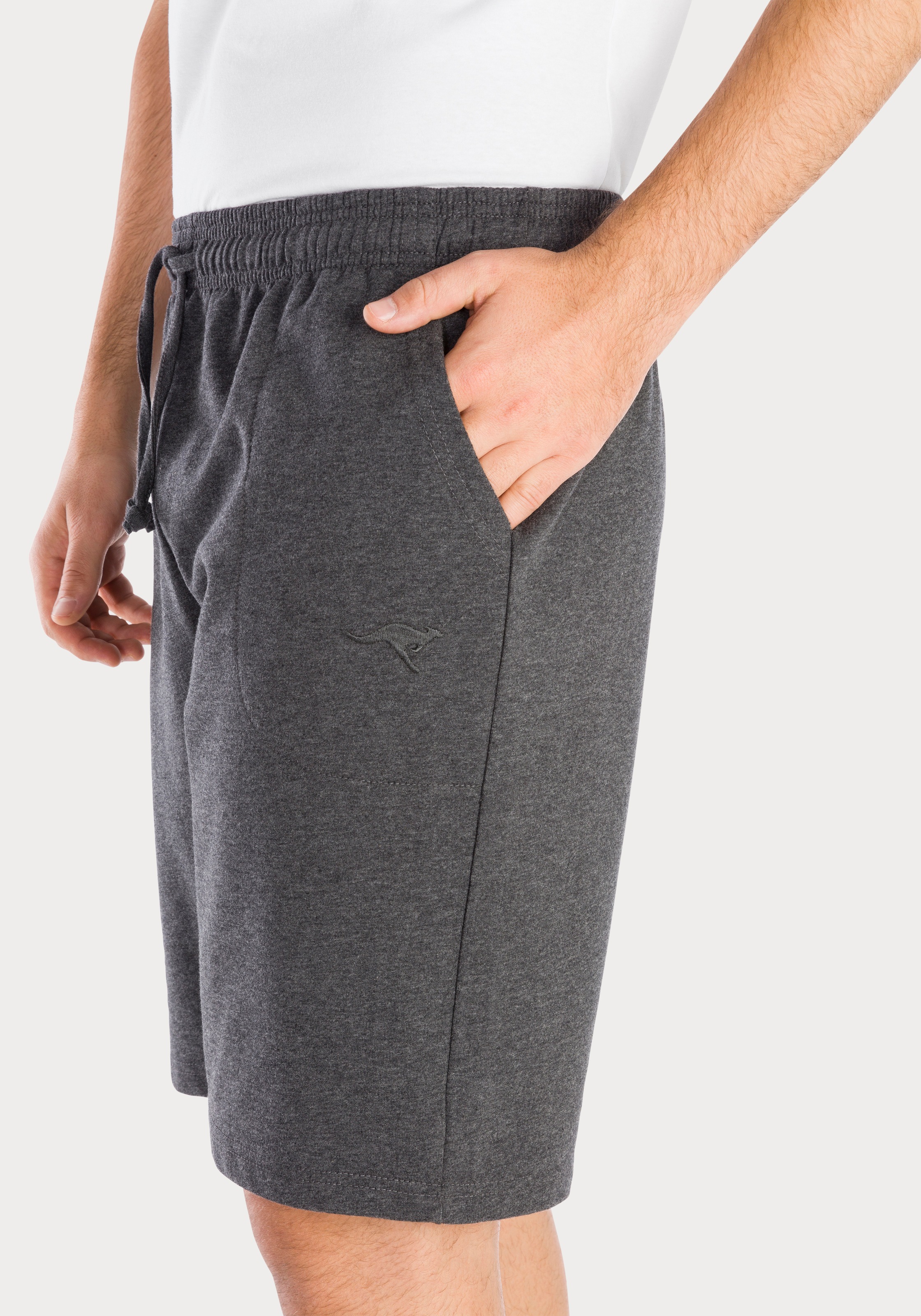 Sweatshorts KANGAROOS "kurze Jogginghose", Herren, Gr. 60/62 (XXL), N-Gr, grau (anthrazit), Sweatware, Obermaterial: 60% Baumwolle, 40% Polyester, unifarben, Basic, lässig geschnitten kniefrei, Hosen Sweatshorts, aus weicher Sweatware mit Kordel 3