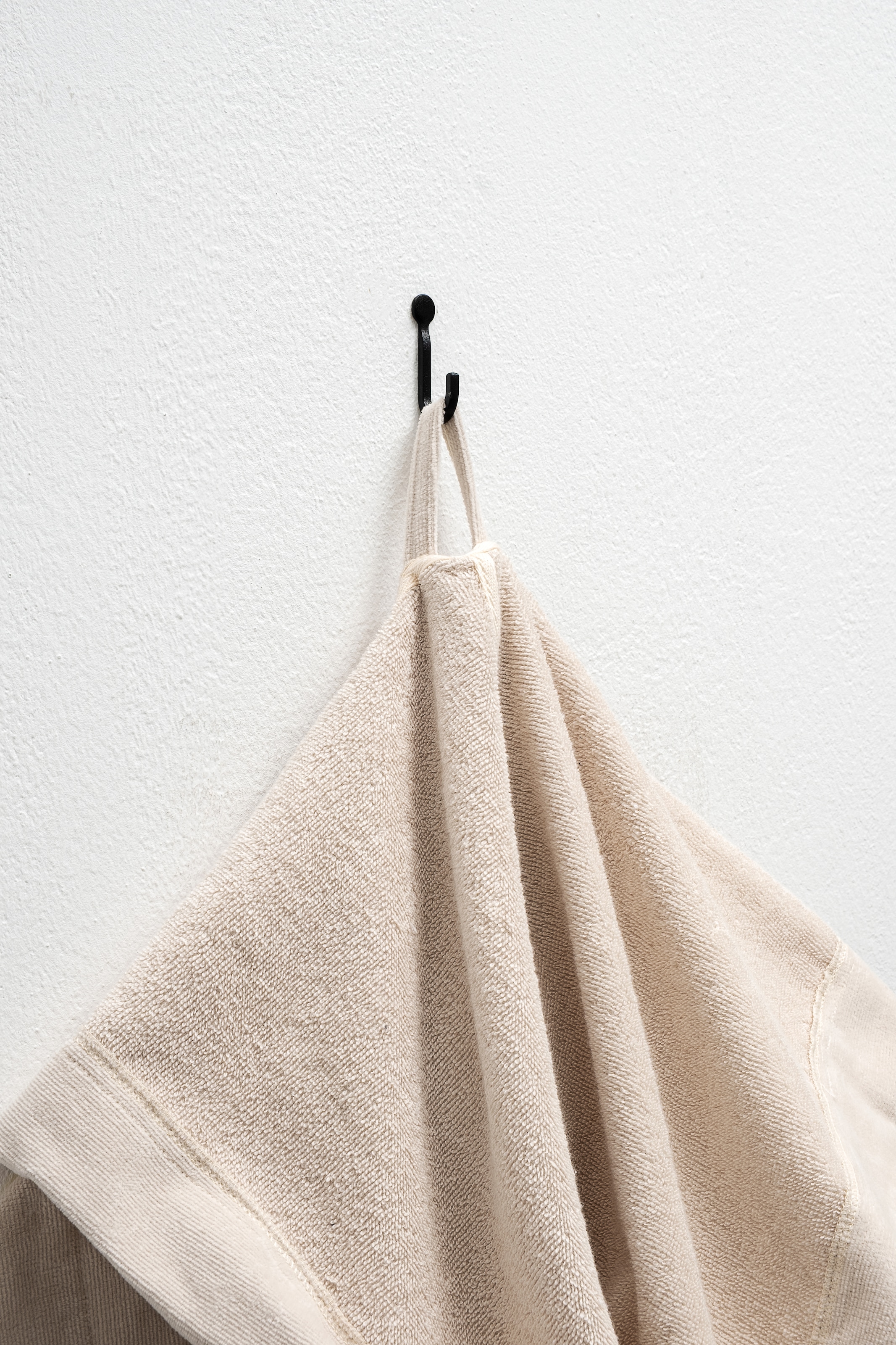 OTTO home Unisex-Bademantel »Fenya, 330 g/m², ideal für Sauna & Spa, Hotelbademantel, Morgenmantel«, (1 St.), Reißverschlusstaschen, weich mit GRATIS-Zugabe: 1x Duschtuch 70x140 cm