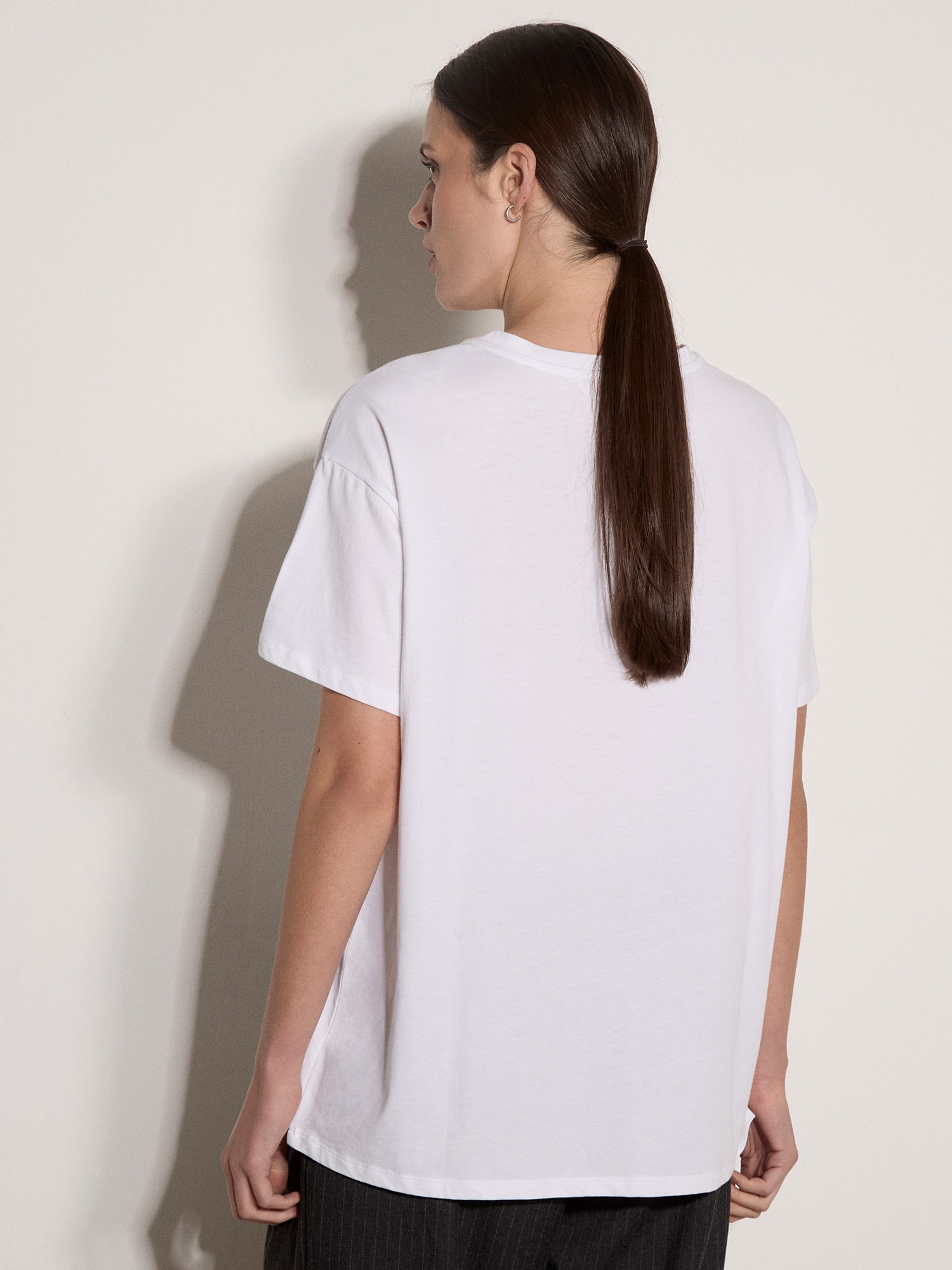 Apricot T-Shirt »Shirt mit Blumenstickerei "Born To Bloom"«