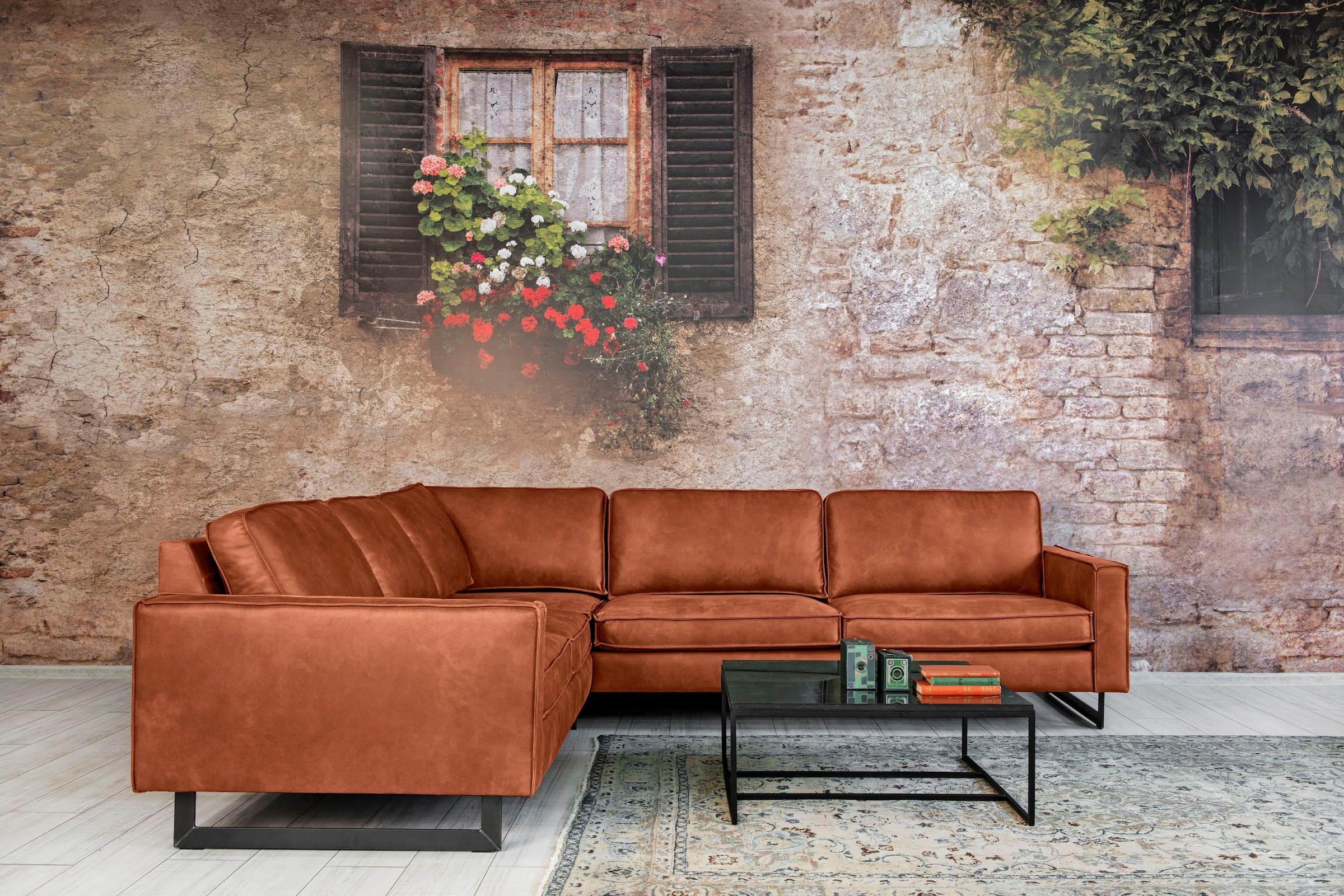 Places of Style Ecksofa »Pinto, XXL, 250/290 cm, langer Schenkel, Ottomane«, Cord, Chenille, Lederoptik, mit Keder, Metallfüße, Wellenunterfederung