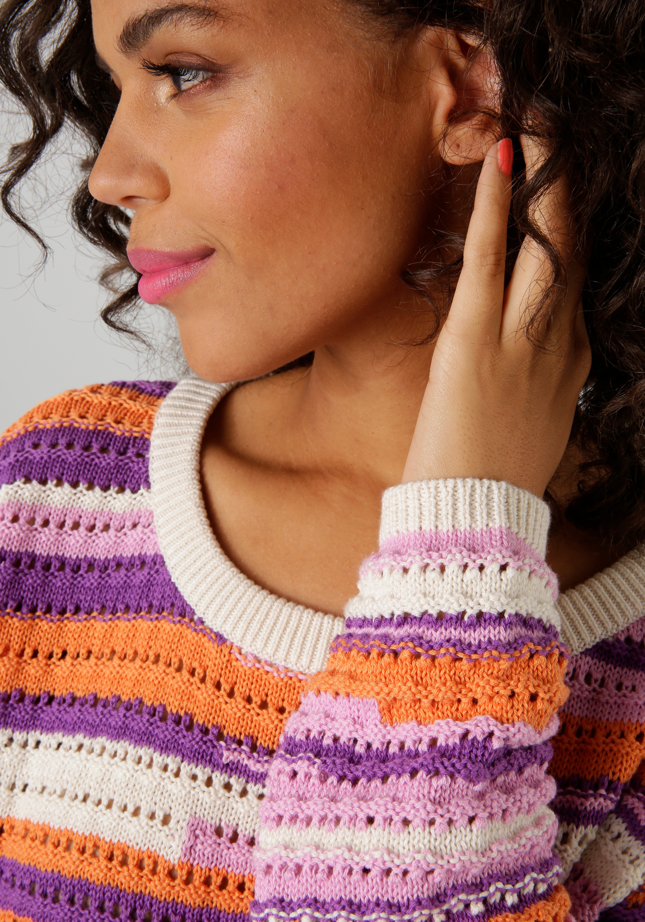 Thumbnail - Aniston CASUAL Strickpullover, im extravagantem Streifen-Dessin