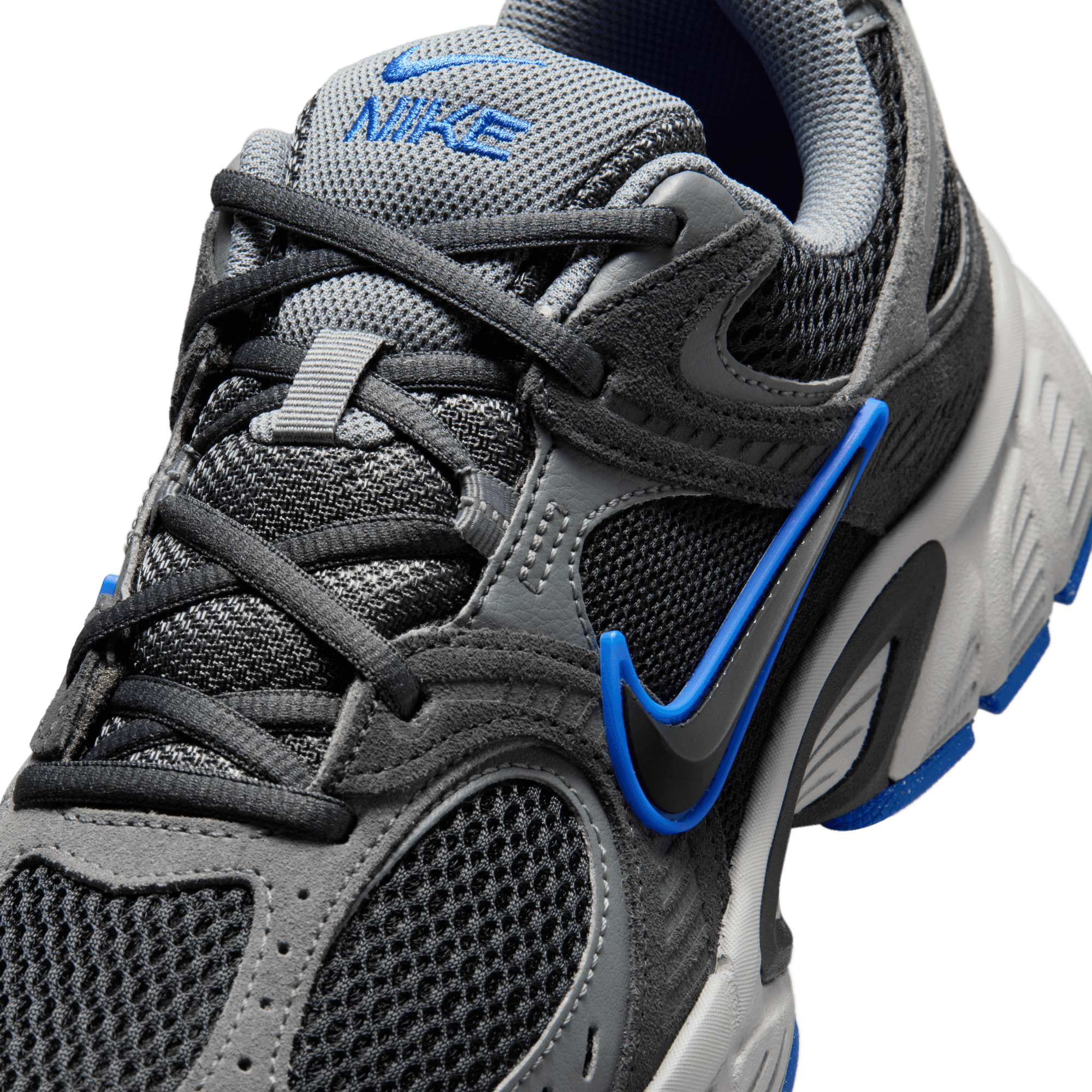 Nike Sportswear Sneaker »V5 RNR Suede«  inspiriert vom Design des Y2K Nike Vomero 5