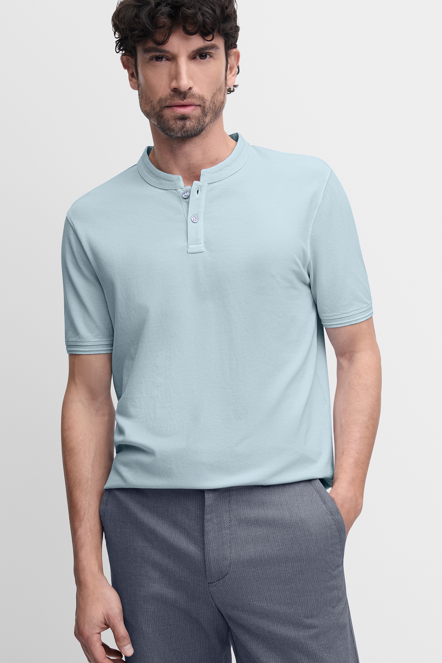 T-Shirt CINQUE "CILANO", Damen, Gr. M, hellblau, Jersey, Obermaterial: 95% Baumwolle, 5% Elasthan, unifarben, relaxed fit normal, Rundhals, Bündchen, Shirts T-Shirt, Rundhalsausschnitt mit kurzer Knopfleiste, Relaxed Fit