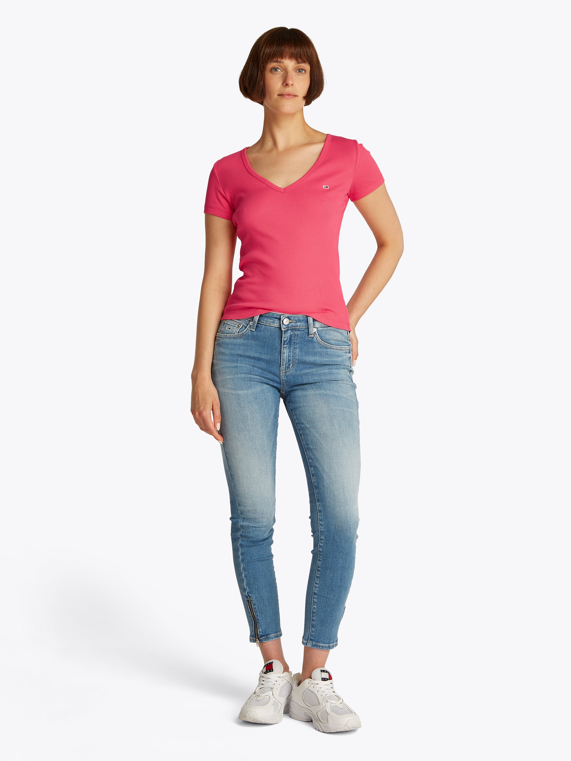 Tommy Jeans T-Shirt »TJW SLIM ESSENTIAL RIB V SS«, mit Logostickerei