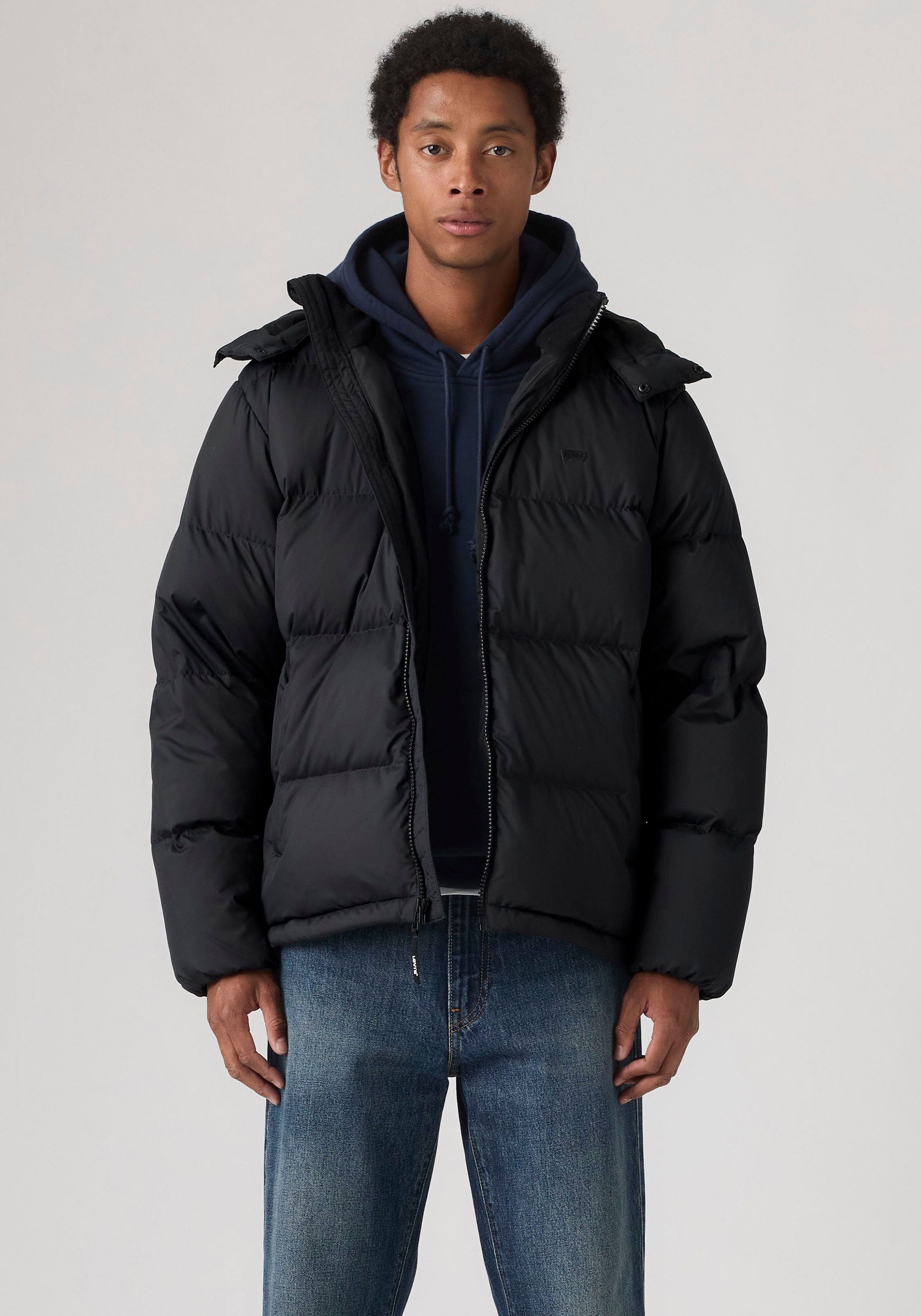 Levis Steppjacke "ROCKWELL HOODED PUFFER 1" mit Kapuze Hoher Stehkragen, wattiert und mit wärmendem Fleece gefüttert