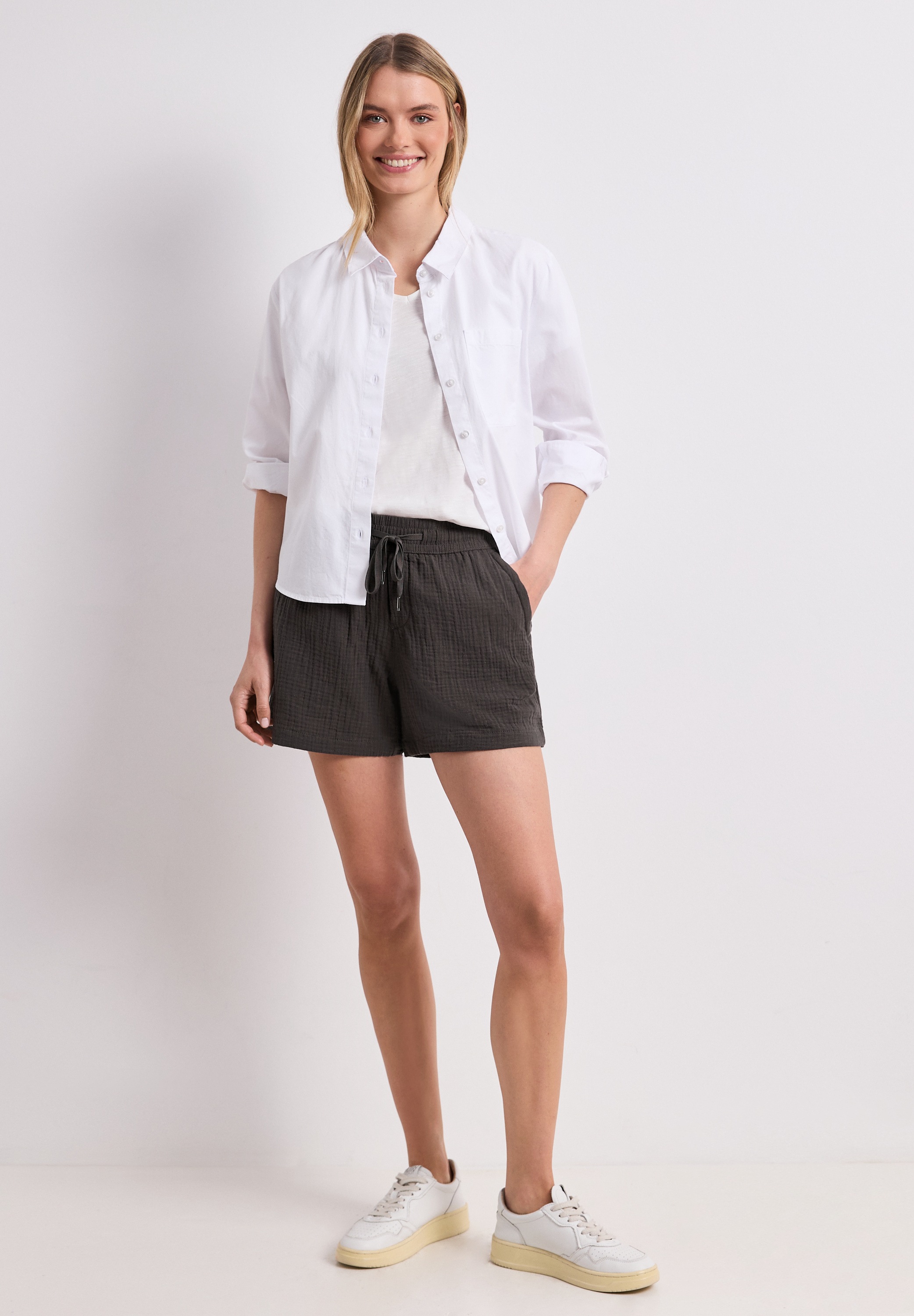 STREET ONE Shorts  Middle Waist
