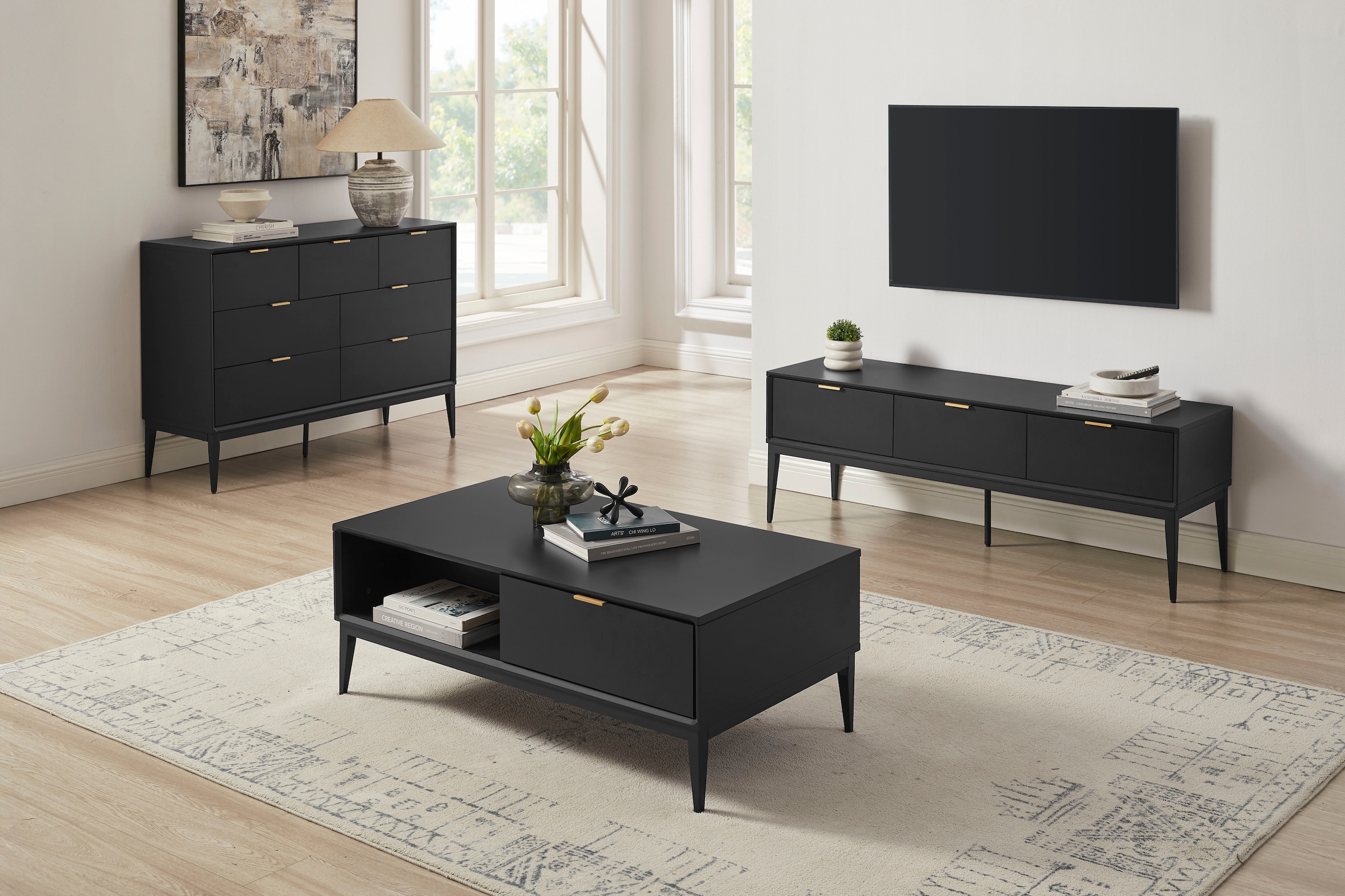 Leonique TV-Board »Lavisha« FSC-zertifiziertes Holz kombiniert Melamin, verchromten Metallgriffen