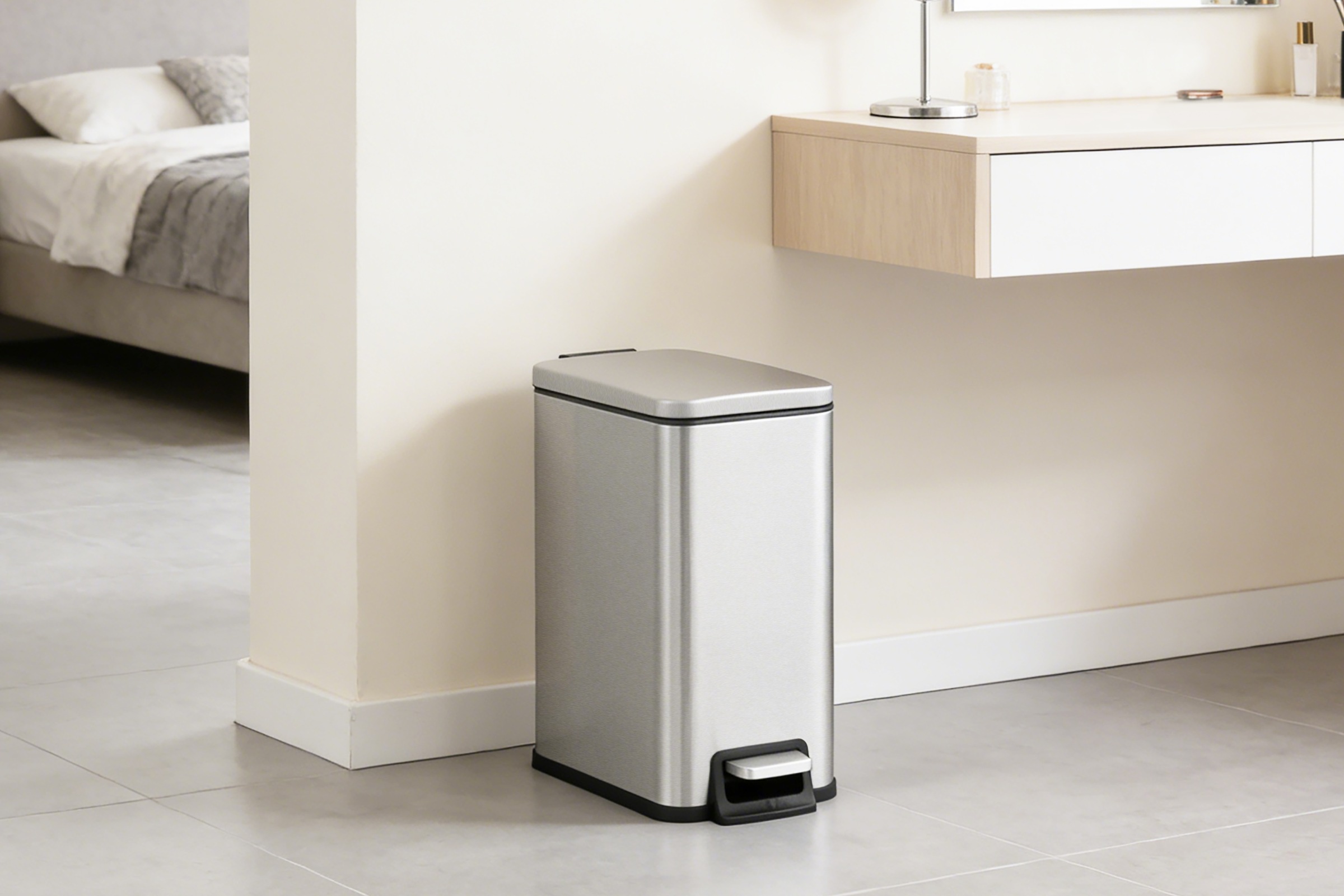 OTTO home Mülleimer »Joonah, mit verzögertem Schließmechanismus, schmal und kompakt« 1 Behälter Nischen-Mülleimer, Treteimer, Kosmetikeimer mit Deckel