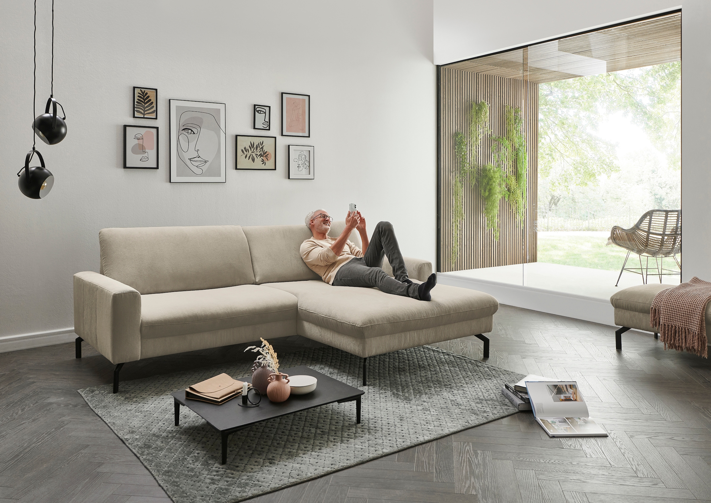 Die PlanBar Ecksofa "ZE-EM20028 L-Form, Breite 248 cm" wahlweise mit Kopfstützen und Sitztiefenverstellung
