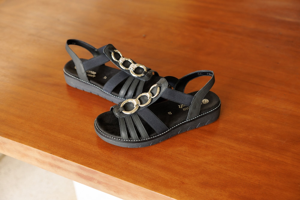 Remonte Sandale, Sommerschuh, Sandalette, Keilabsatz, mit praktischen Gummizügen