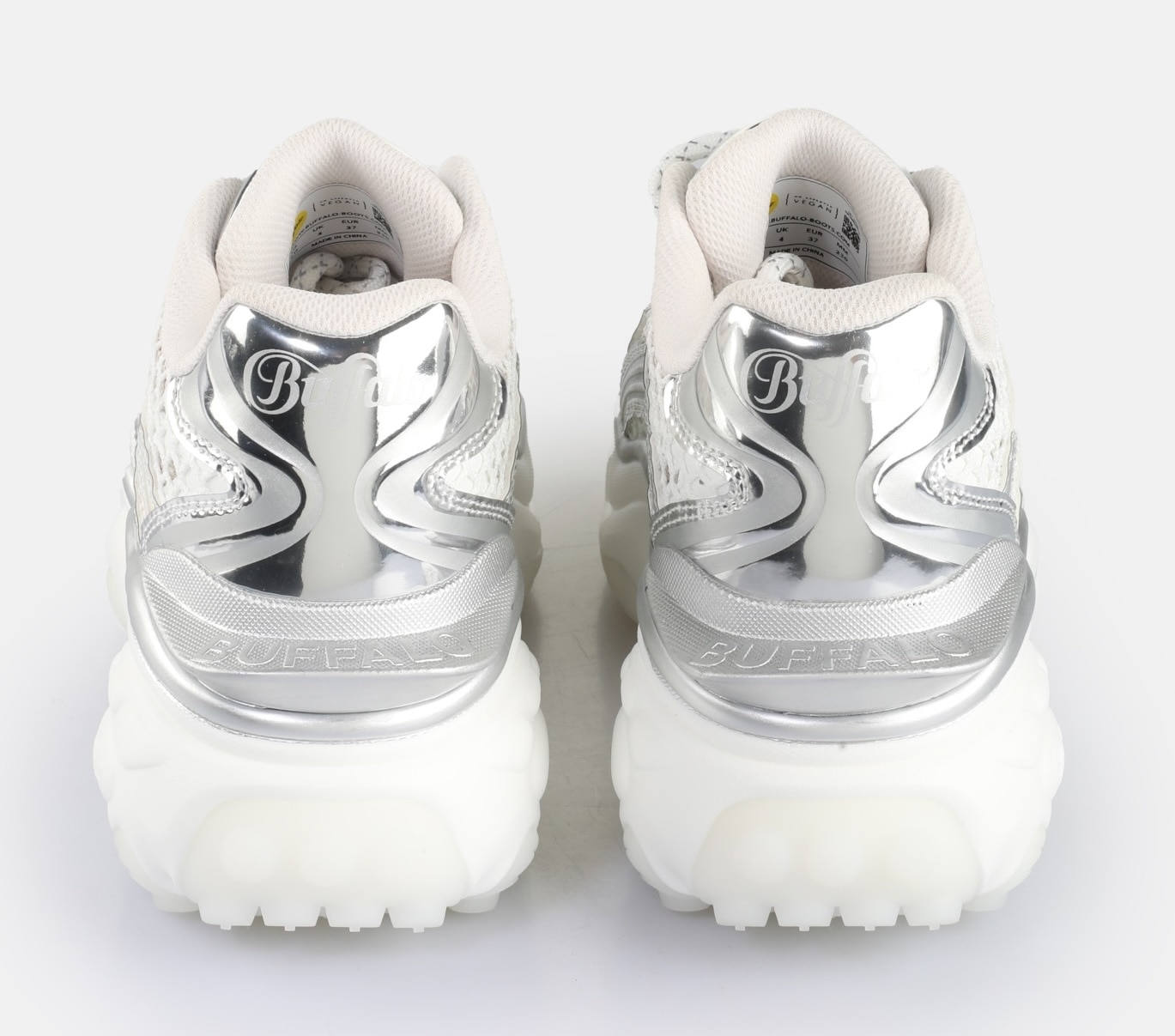 Buffalo Plateausneaker »SCORE TEC«, Ugly Sneaker, Schnürschuh, Freizeitsneaker in cooler Metallic-Optik