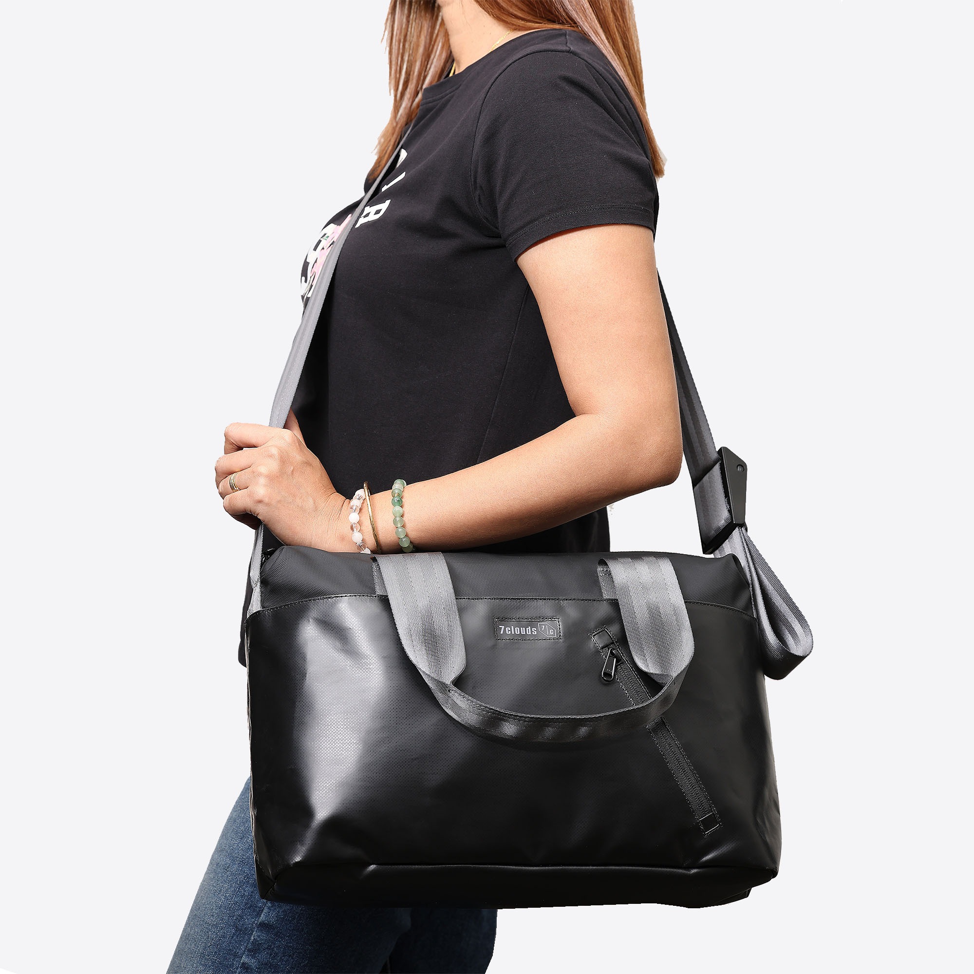 7clouds Umhängetasche »Erkan 7.1« mit recyceltem PET