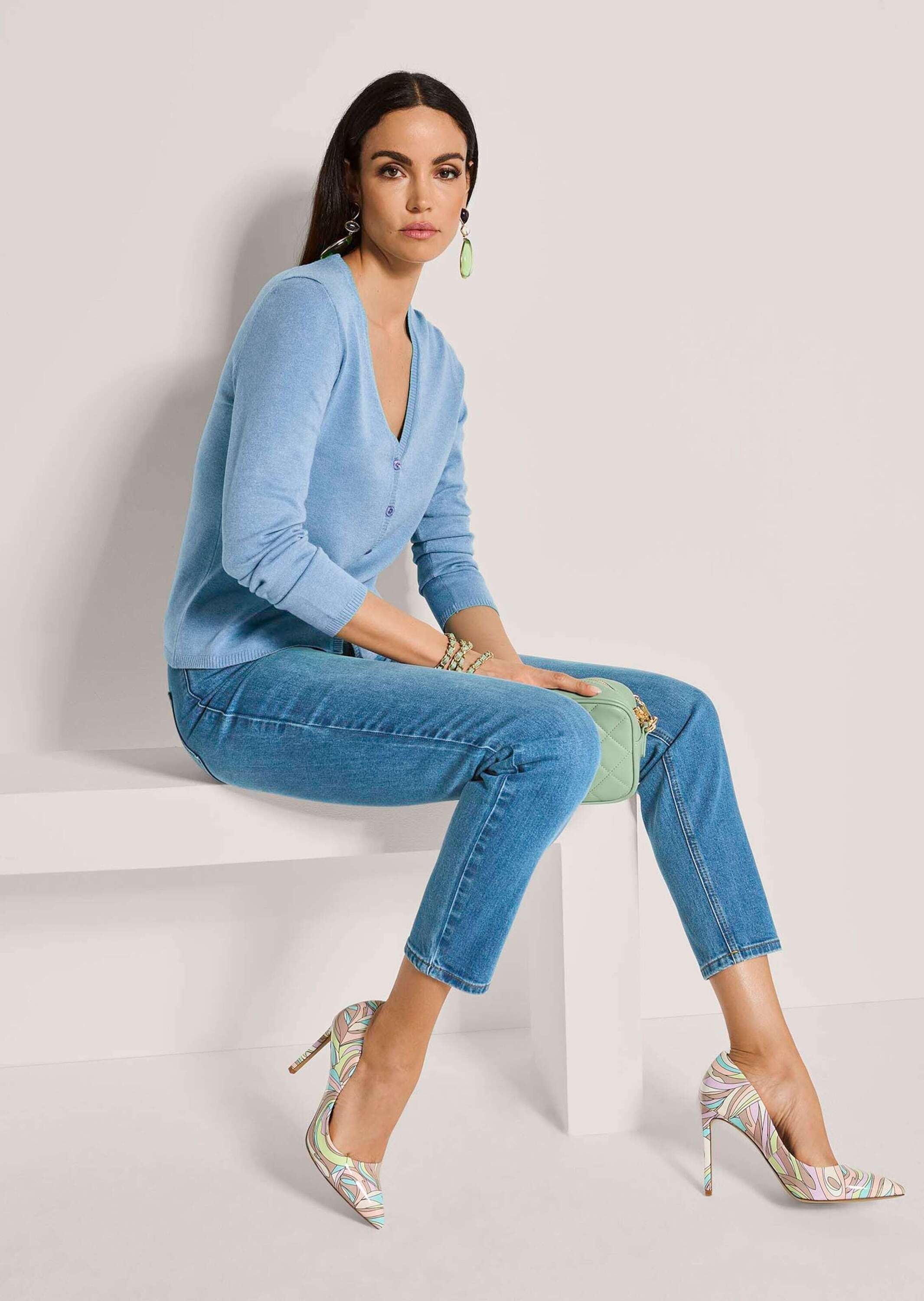 MADELEINE Strickjacke »Strickjacke Langarm Jacke im Feinstrick mit V-Ausschnitt«