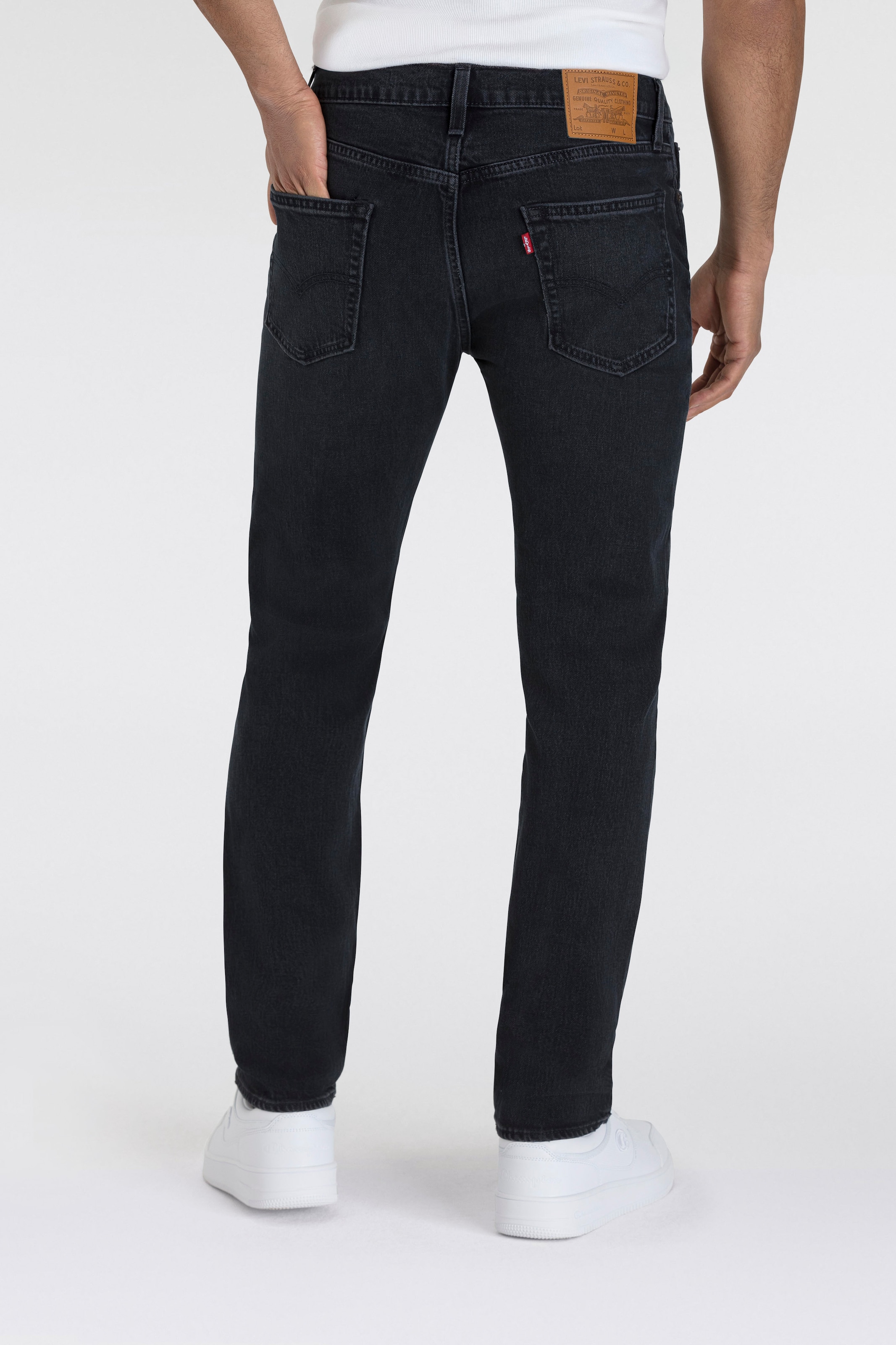 Levi's® Tapered-fit-Jeans »502 TAPER«, in elegantem, modernem Stil