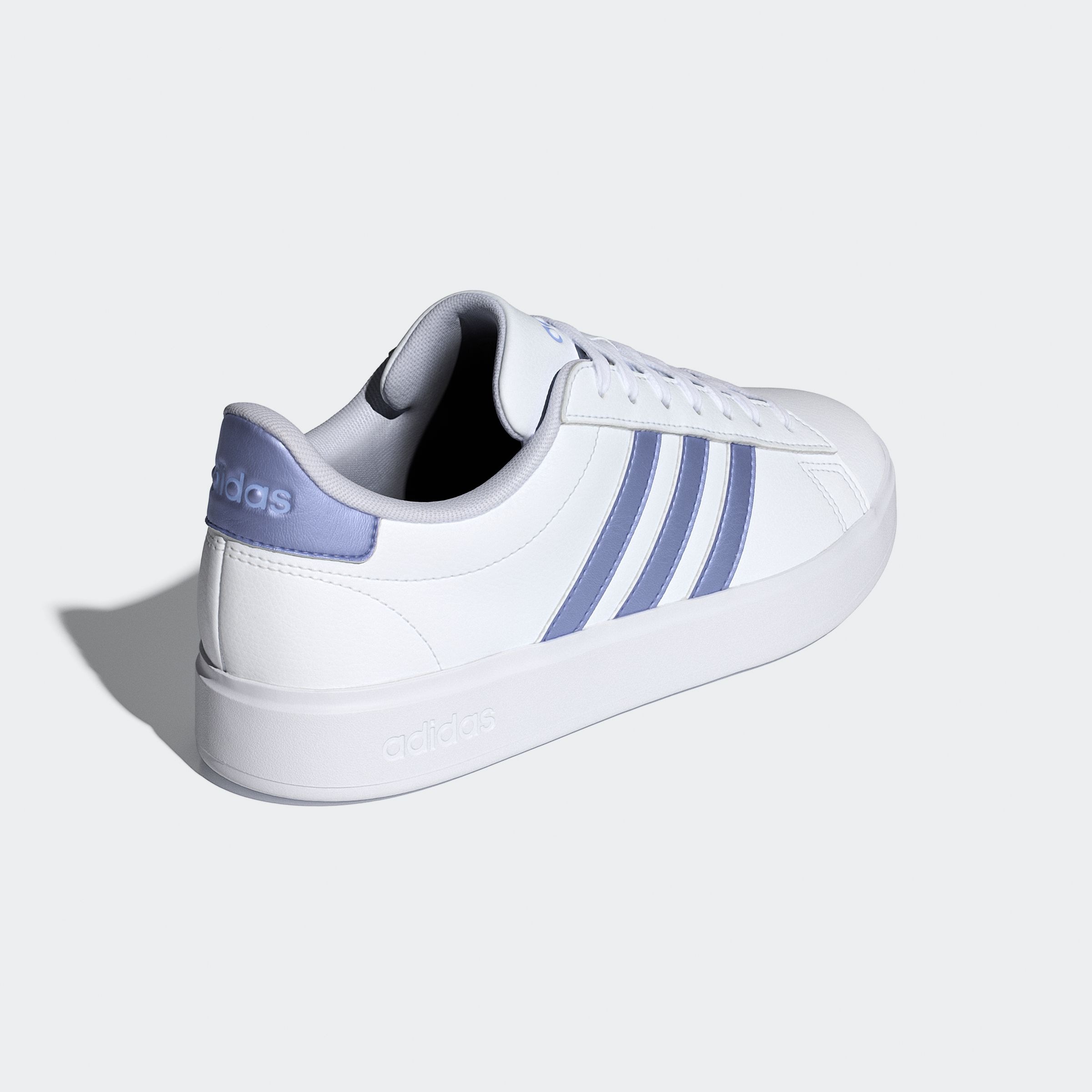 adidas Sportswear Sneaker »GRAND COURT CLOUDFOAM LIFESTYLE COURT COMFORT«, Design auf den Spuren des adidas Superstar