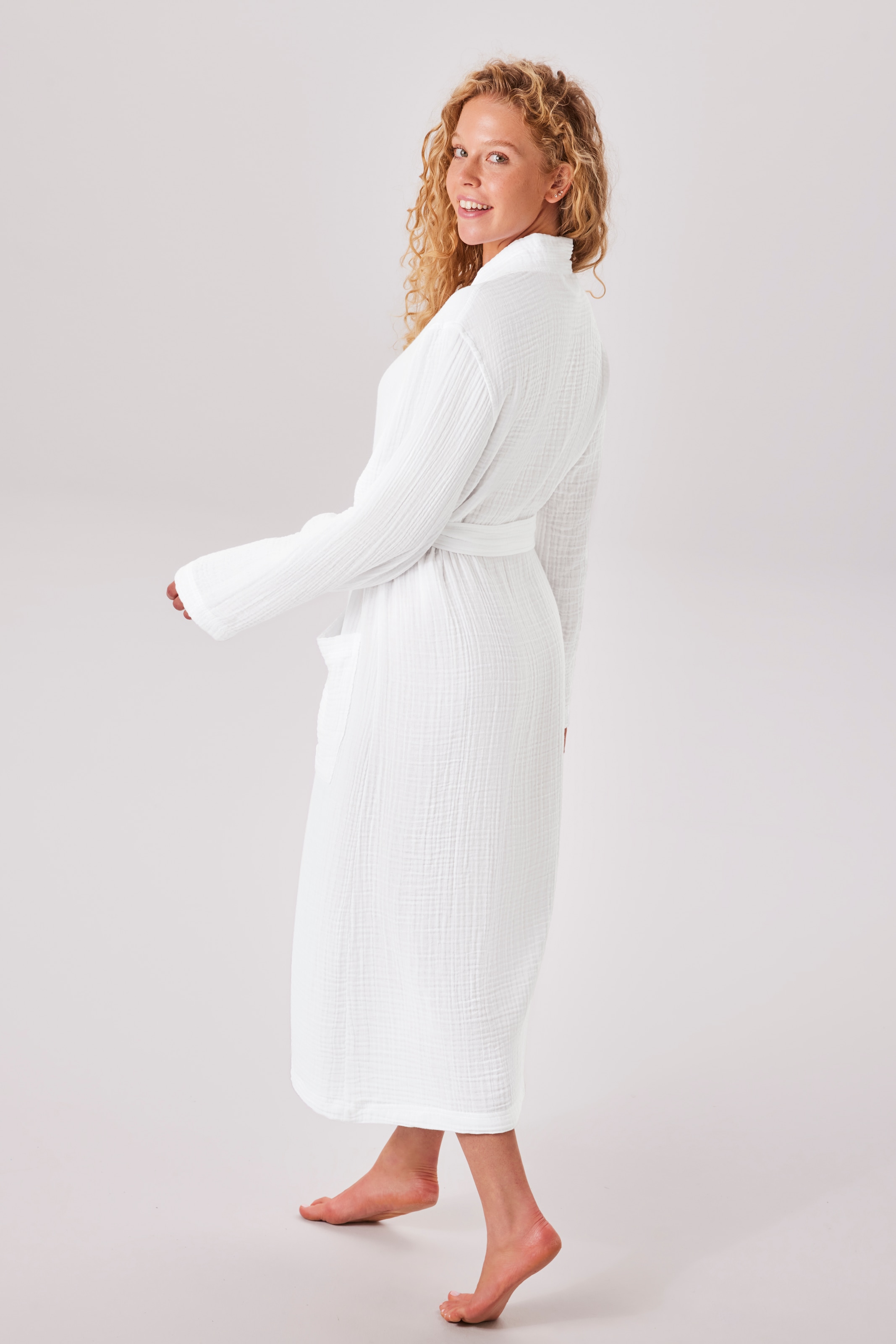 my home Bademantel »Juna Musselin, ideal für Sauna & Spa, Hotelbademantel, Morgenmantel« 1 Stk. modern, leichte Qualität, 100% Baumwolle