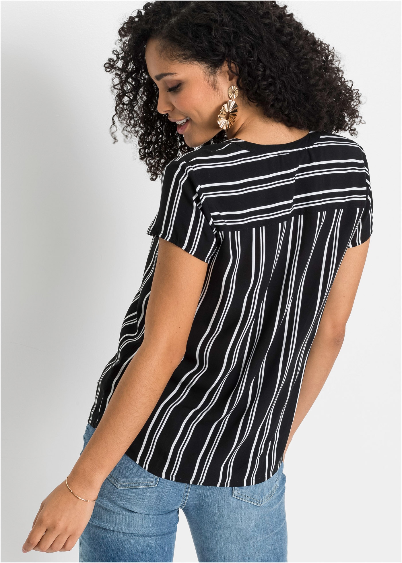 bonprix Kurzarmbluse Regular Fit, für Businessmode, aus Viskose, feminin gestaltet