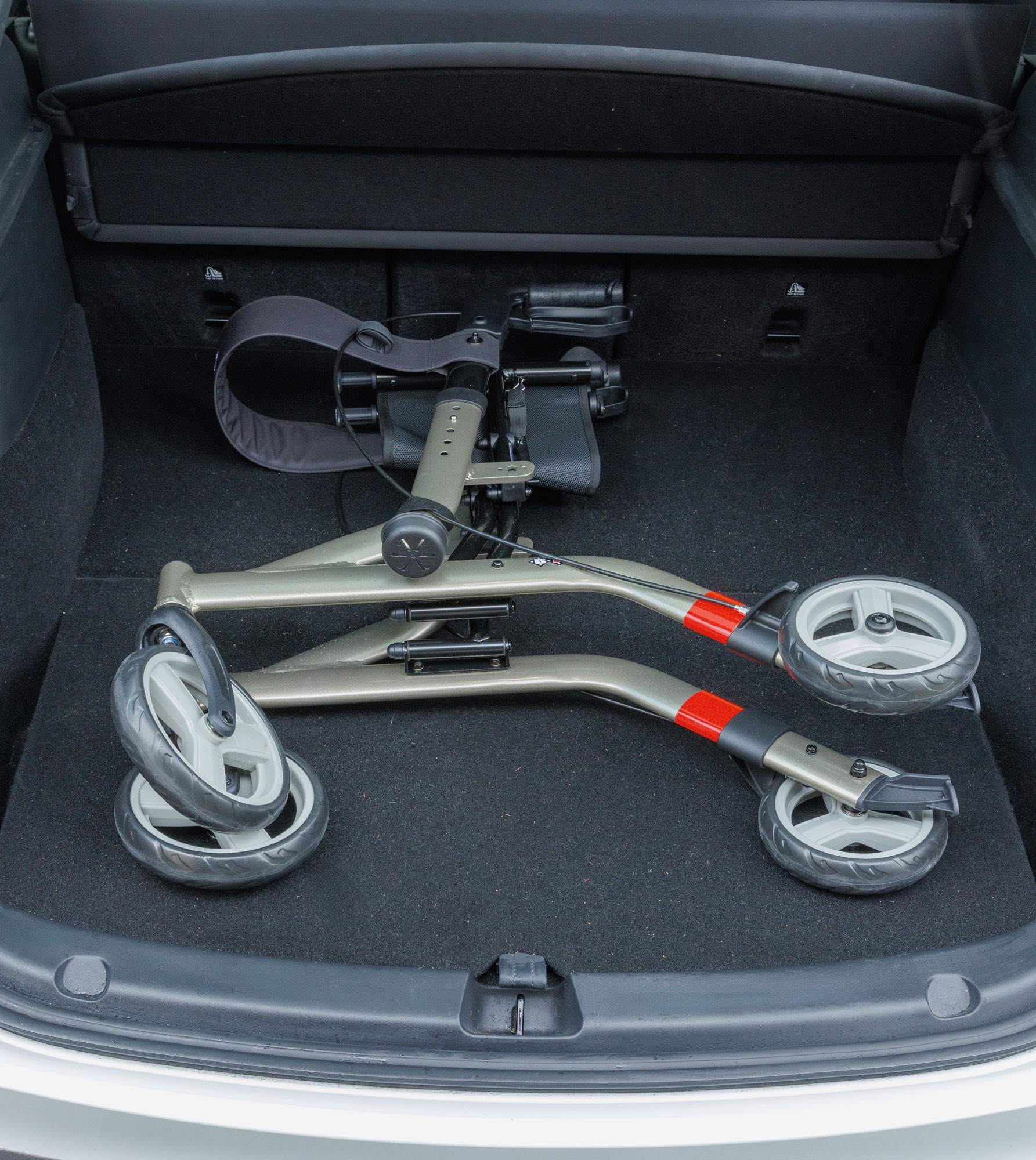 Bischoff & Bischoff Rollator »Capero Rollator«, faltbare Senioren Gehhilfe mit Rückengurt, Tasche und Stockhalter