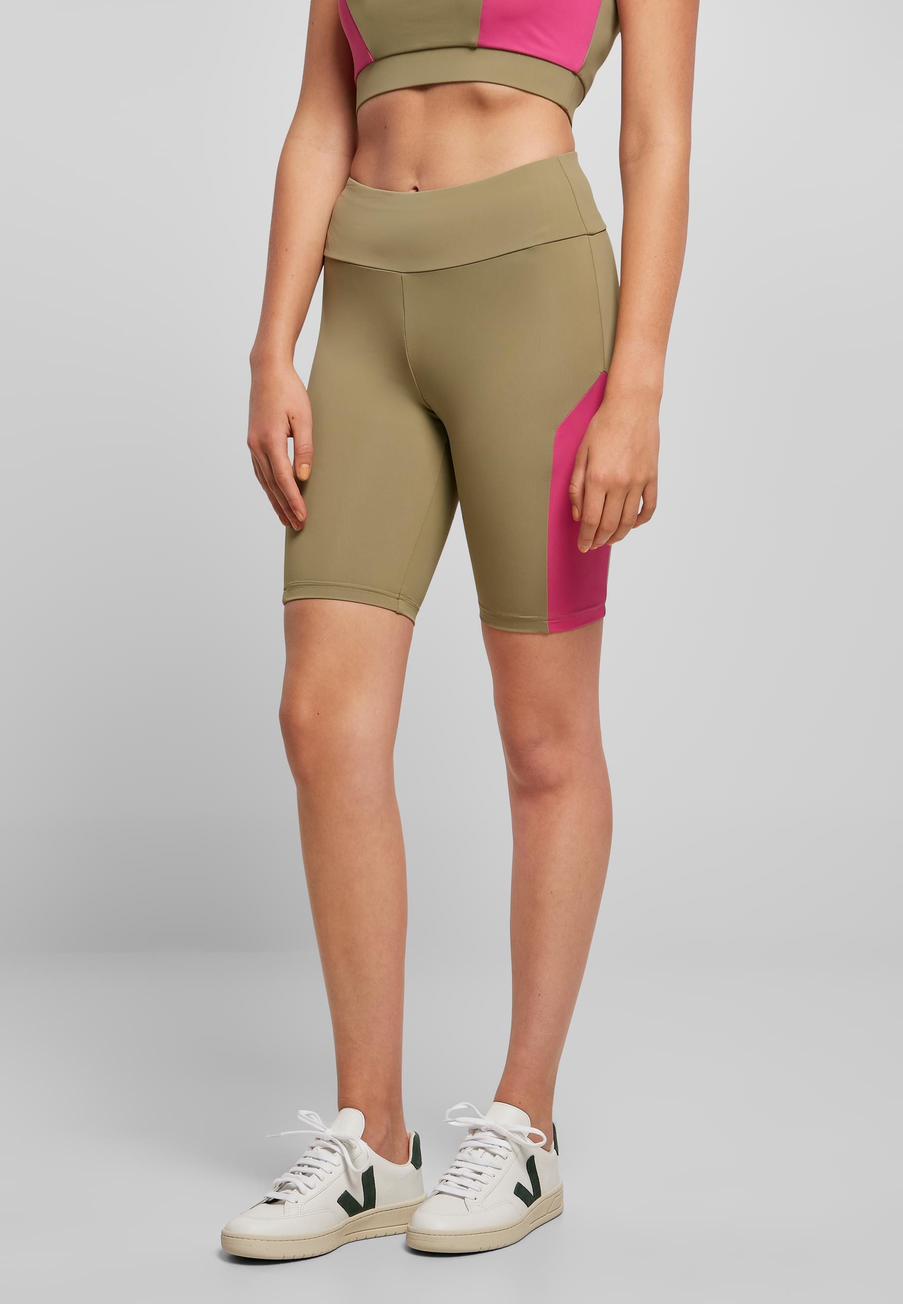 URBAN CLASSICS Radlerhose »Urban Classics Damen Ladies Color Block Cycle Shorts«, (1 tlg.)