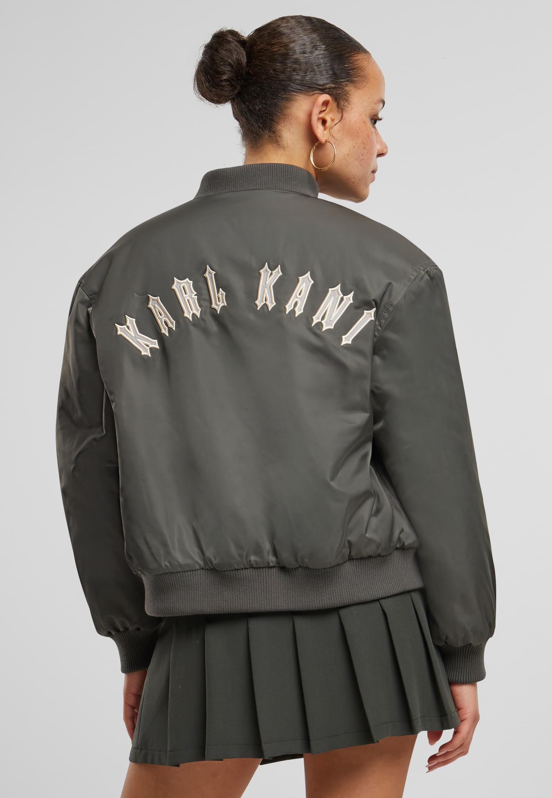 Karl Kani Bomberjacke »Karl Kani Karl Kani Chest Signature Bomber Jacket«, (1 St.), ohne Kapuze