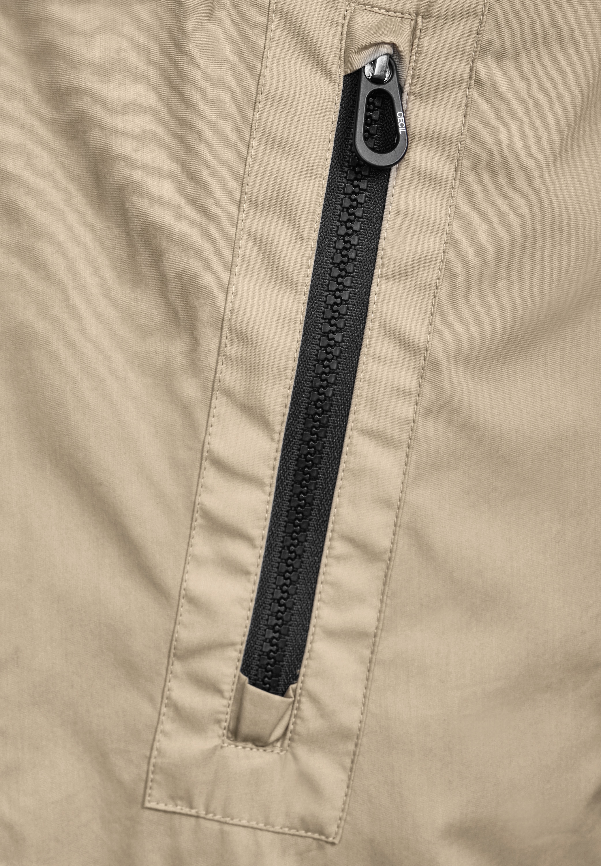 Cecil Trenchcoat, mit Kapuze