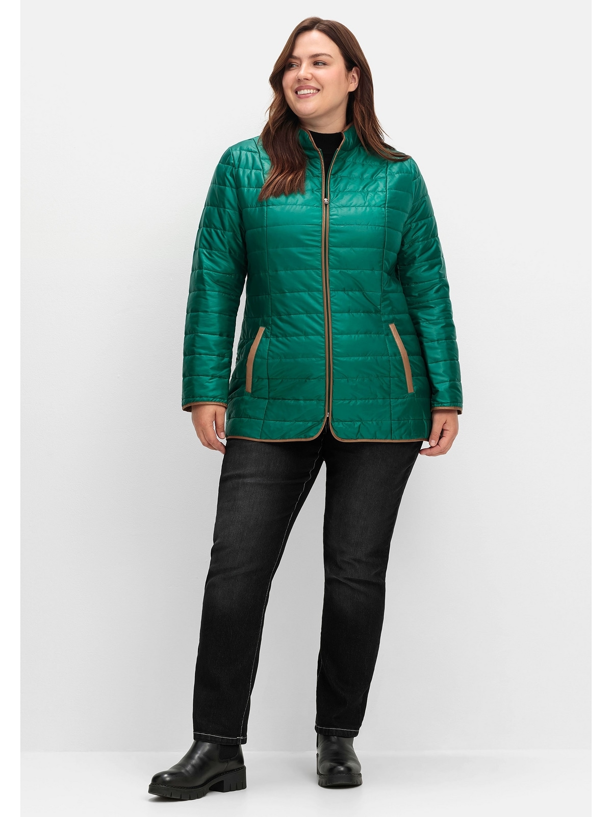 Sheego Steppjacke »Große Größen«, ohne Kapuze, mit Stehkragen und Kontrastdetails