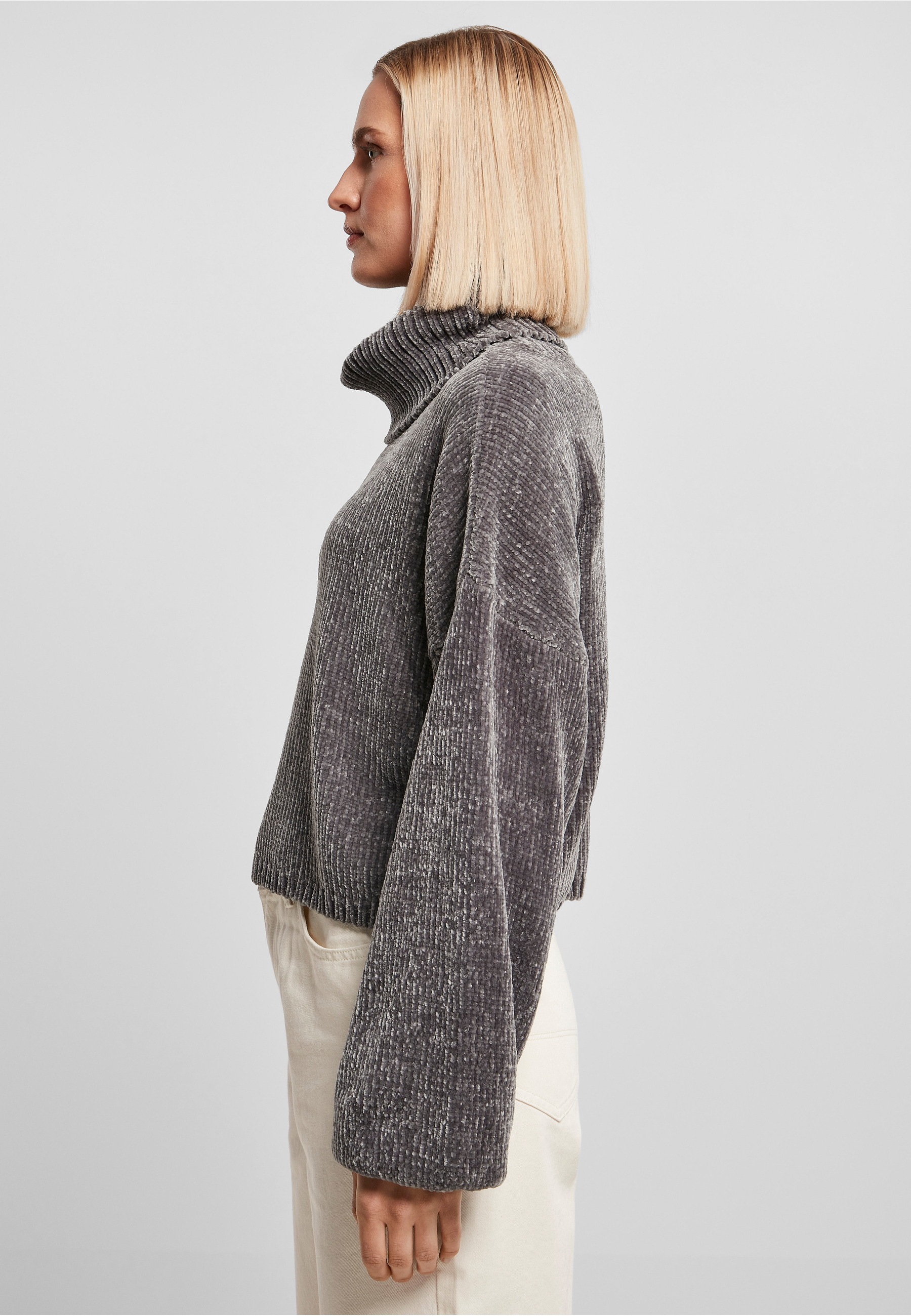 URBAN CLASSICS Sweatshirt »Urban Classics Damen Ladies Short Chenille Turtleneck Sweater«, 1 Stk.
