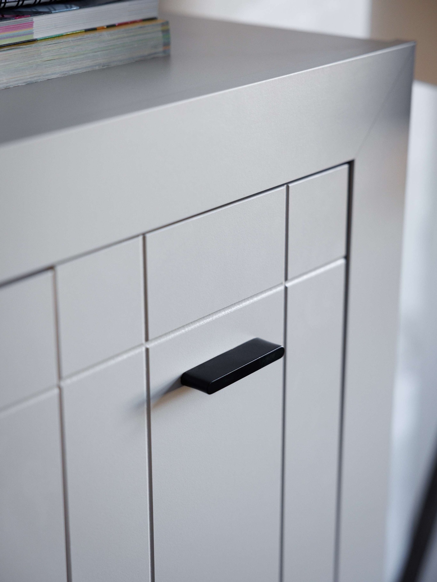 Home affaire Lowboard »Warwick TV-Board, TV-Kommode, TV-Schrank, TV-Unterschrank, TV-Möbel« Elegantes Lowboard in Kaschmir mit viel Stauraum, Heißfolienprägung