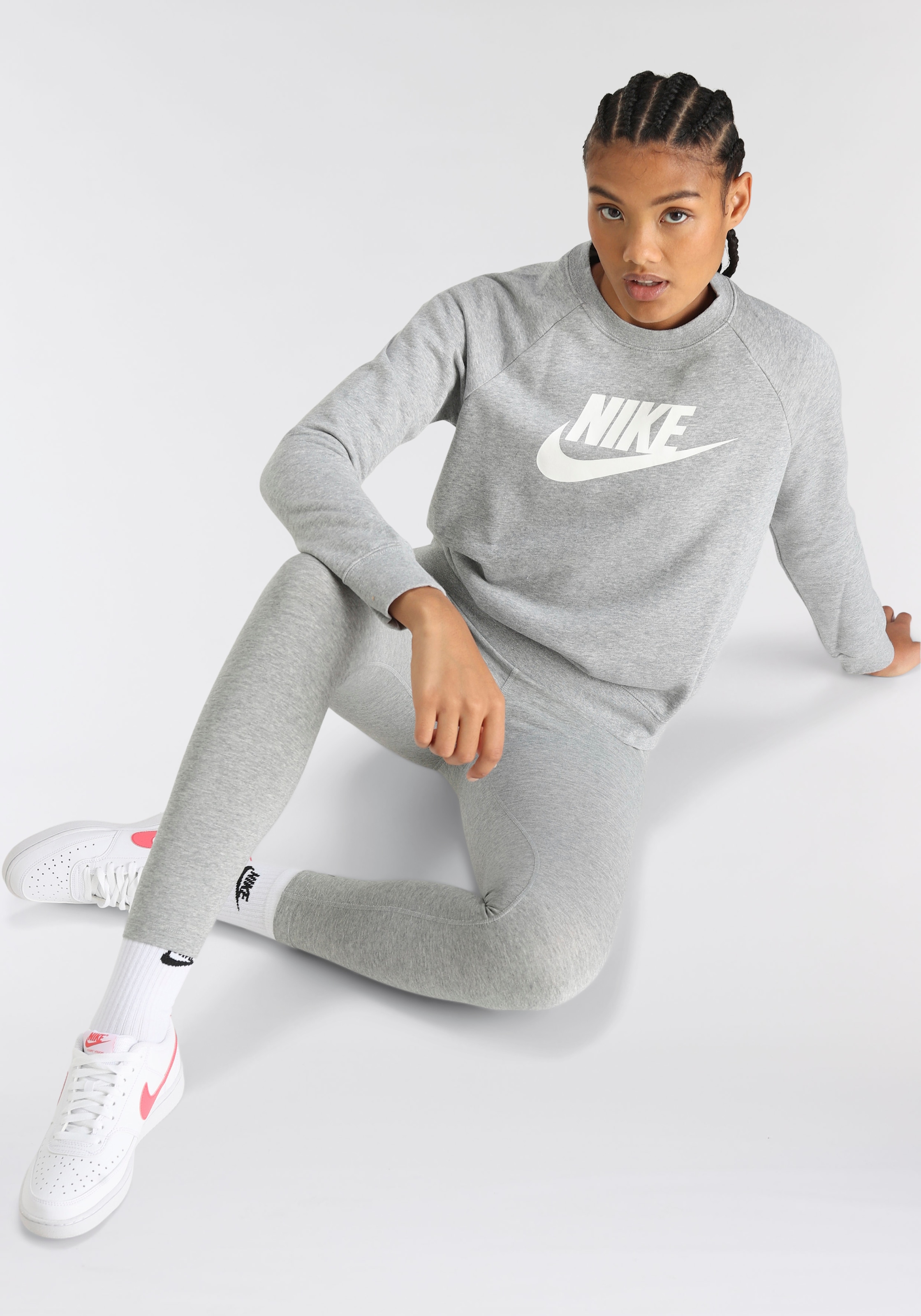 Nike Sportswear Sweatshirt »WOMEN ESSENTIAL CREW FLEECE«