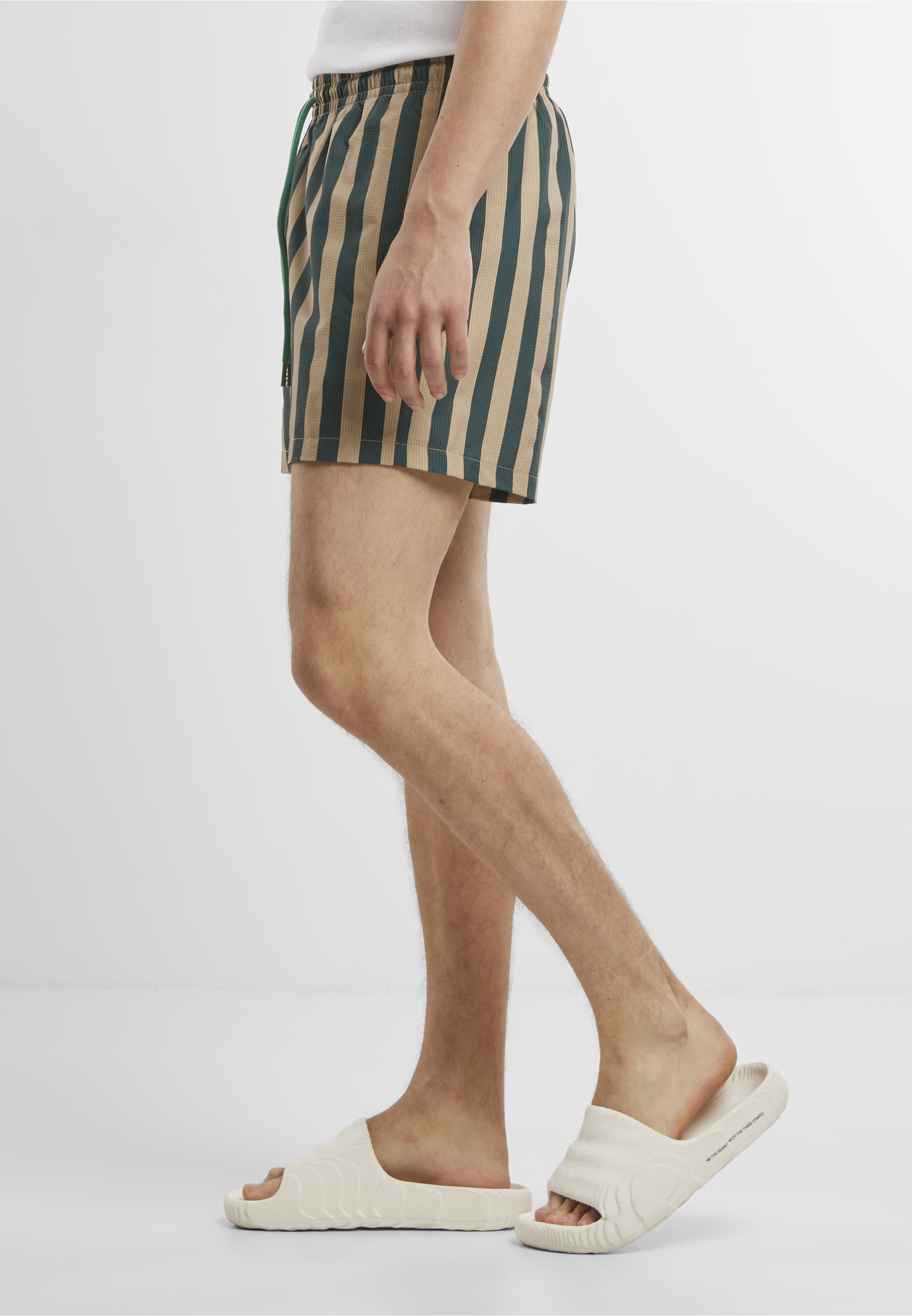 URBAN CLASSICS Badeshorts »Urban Classics Striped Seersucker Swim Shorts«