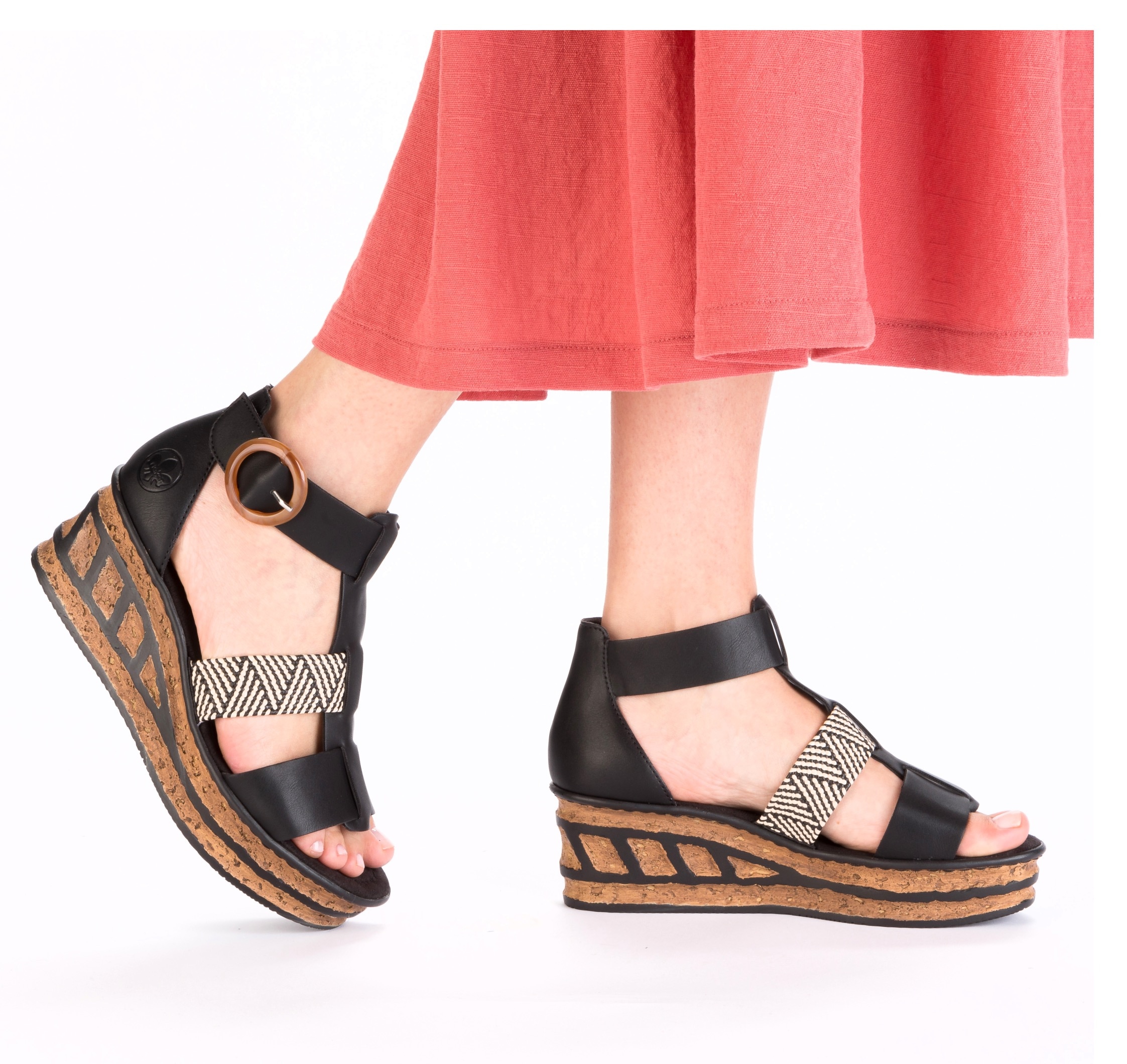 Rieker Keilsandalette, Sommerschuh, Plateausandalette, Sandale mit modischem 6 cm Keilabsatz