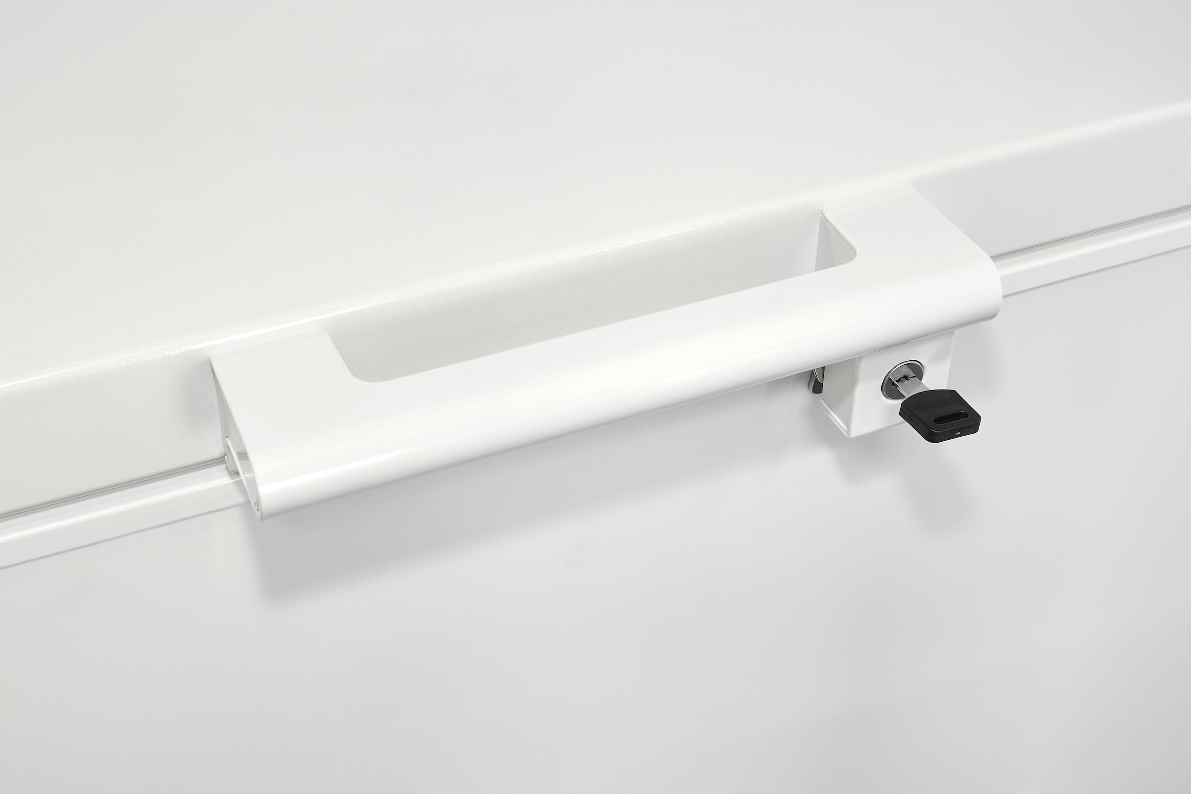 exquisit Gefriertruhe »GT400-HE-041E weiss«, 85 cm hoch, 130 cm breit, mit Türschloss