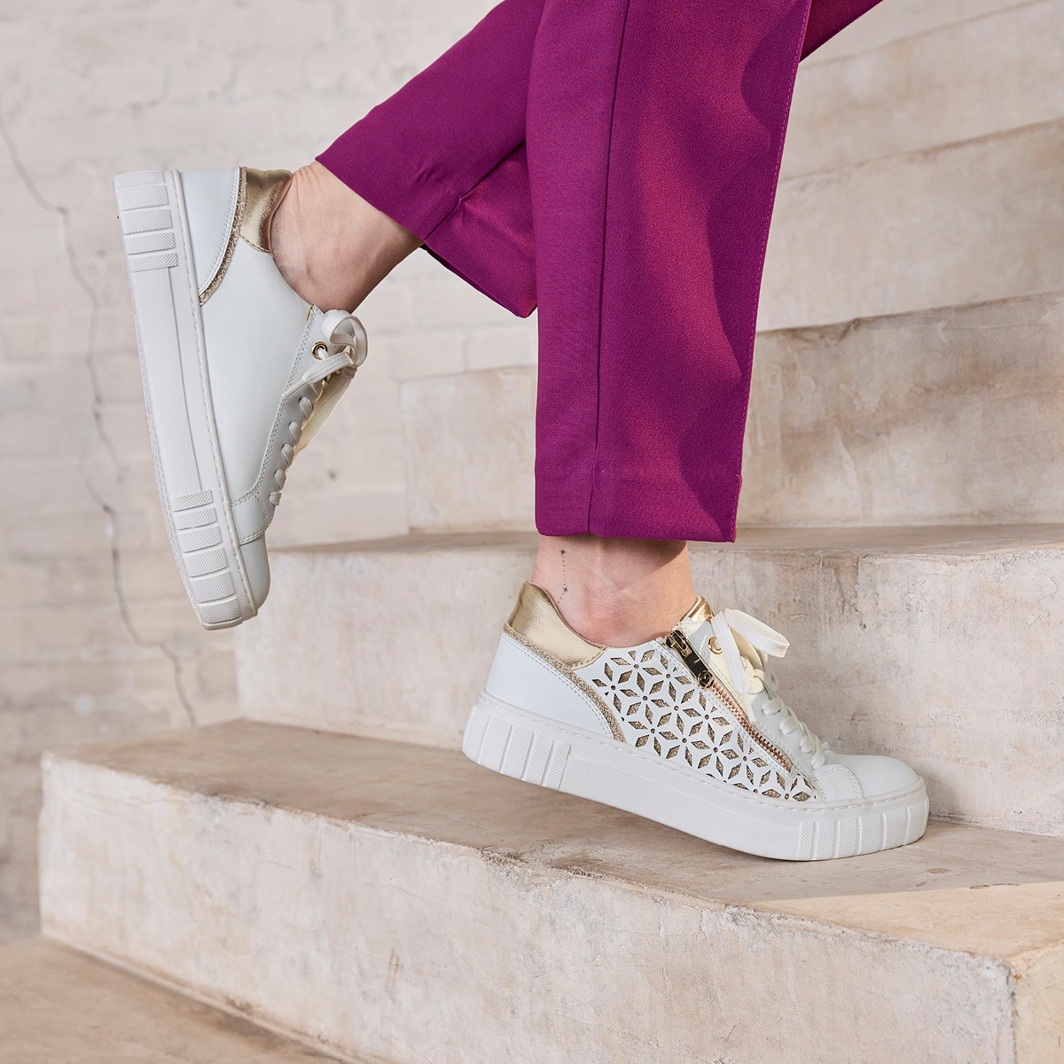 MARCO TOZZI, Freizeitschuh, Halbschuh, Schnürschuh mit unterlegtem Lochmust günstig online kaufen