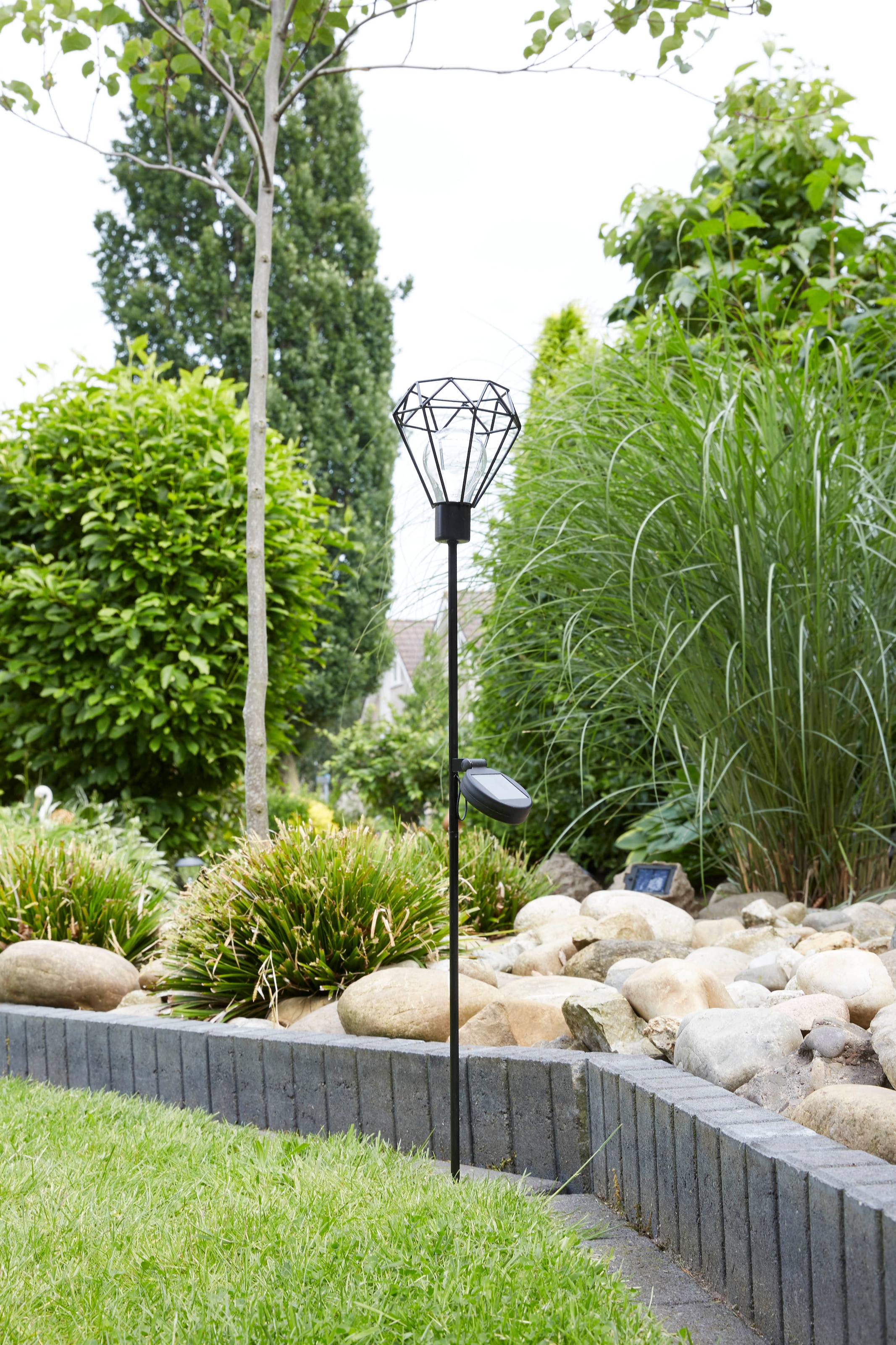 LUXFORM Gartenleuchte »Solar-Erdspieß-Gartenlampe - Diamond - 2 Stück«, Leuchtmittel LED-Modul | LED fest integriert, Dekoratives Gartenornament