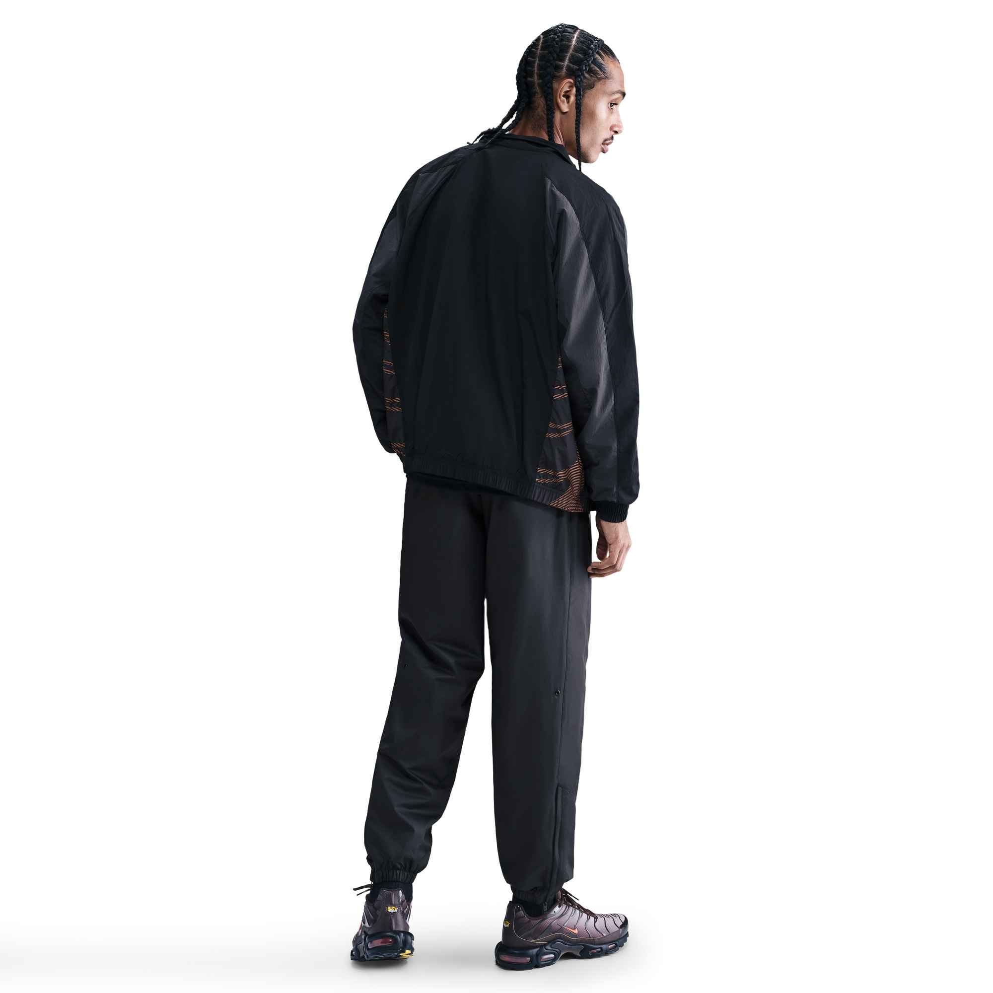 Nike Sportswear Sporthose »Nike Windrunner Men's Lined Pants«  mit wetterfester Technologie