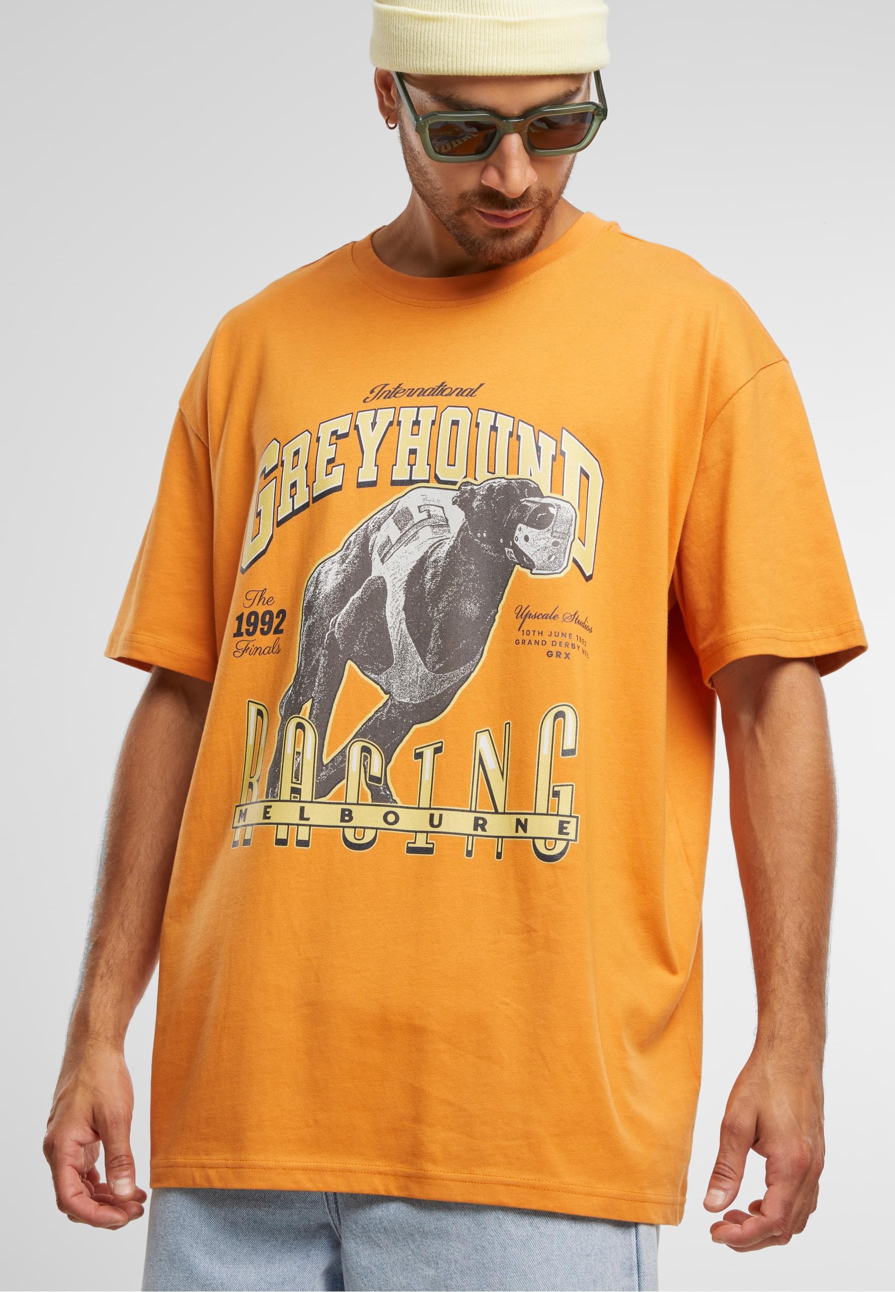 MisterTee T-Shirt »MisterTee Greyhound Racing Oversize Tee«, (1 tlg.)