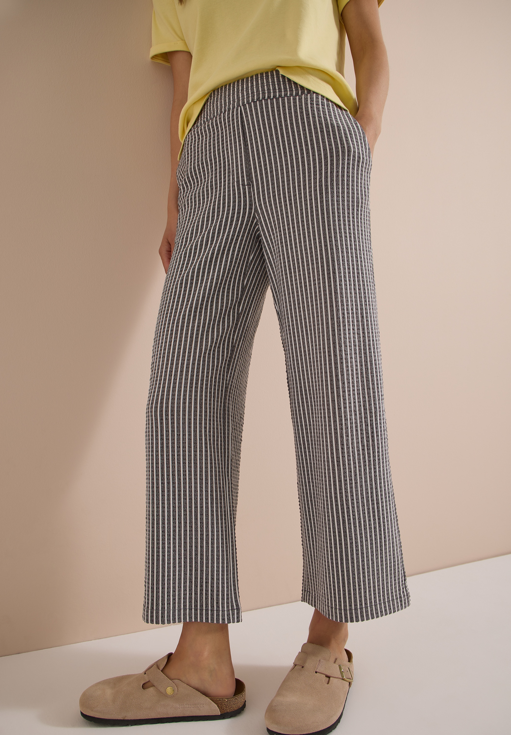 Cecil 7/8-Hose mit gestreiftem Seersucker-Look