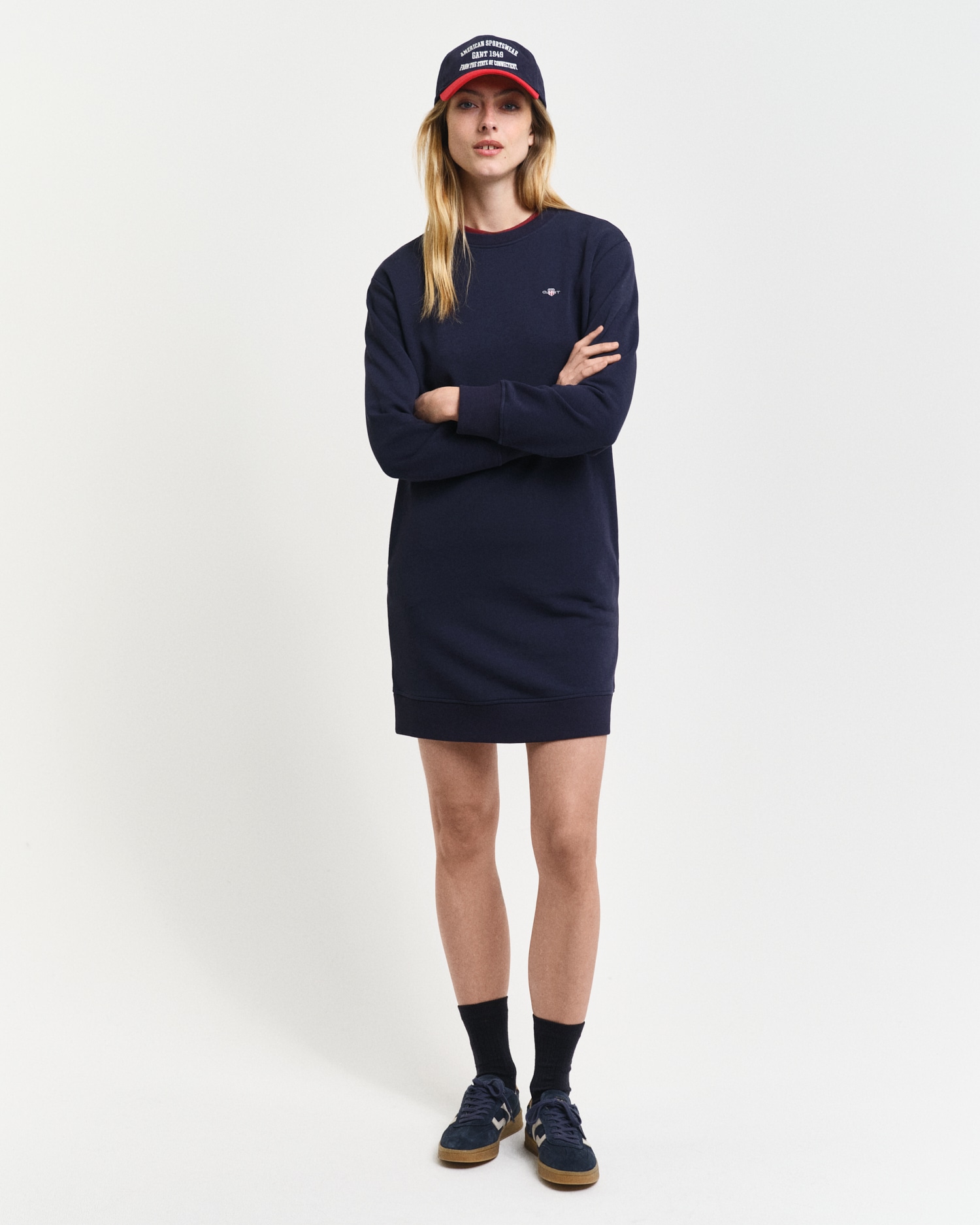 Sweatkleid »SHIELD C-NECK SWEAT DRESS«, Shield Sweatkleid mit Rundhalsausschnitt