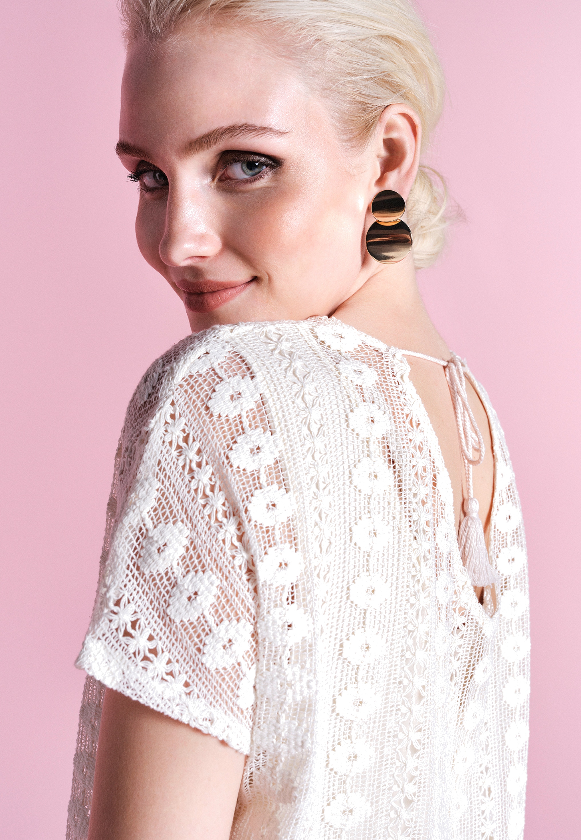 Cartoon Spitzenbluse »Damen mit überschnittenen Ärmeln«