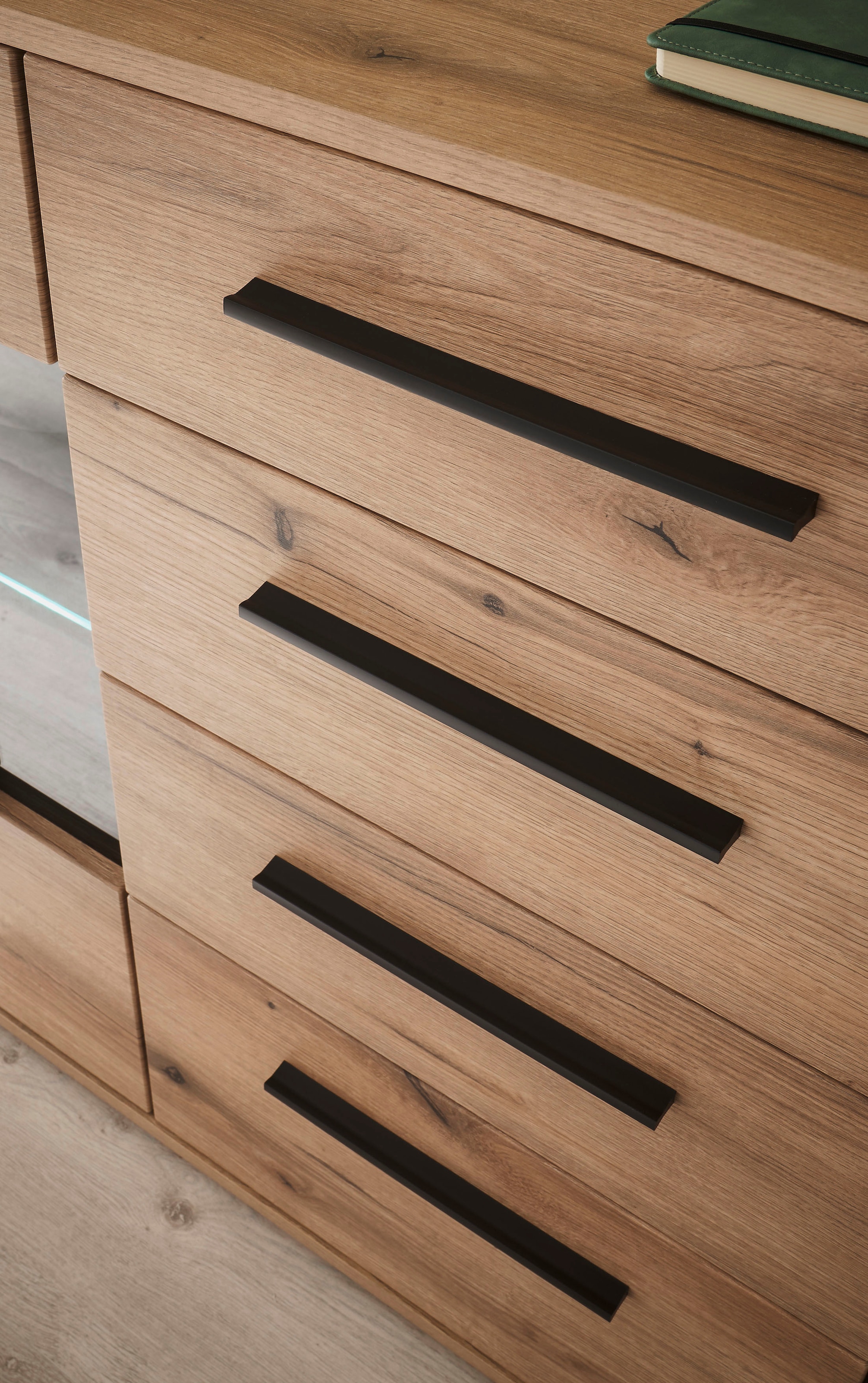 INOSIGN Sideboard »Cantara, moderner Schrank, Kommode in Eiche Evoke oder weiß«, schwarze Stangengriffe, ausreichend Stauraum, vielseitig einsetzbar