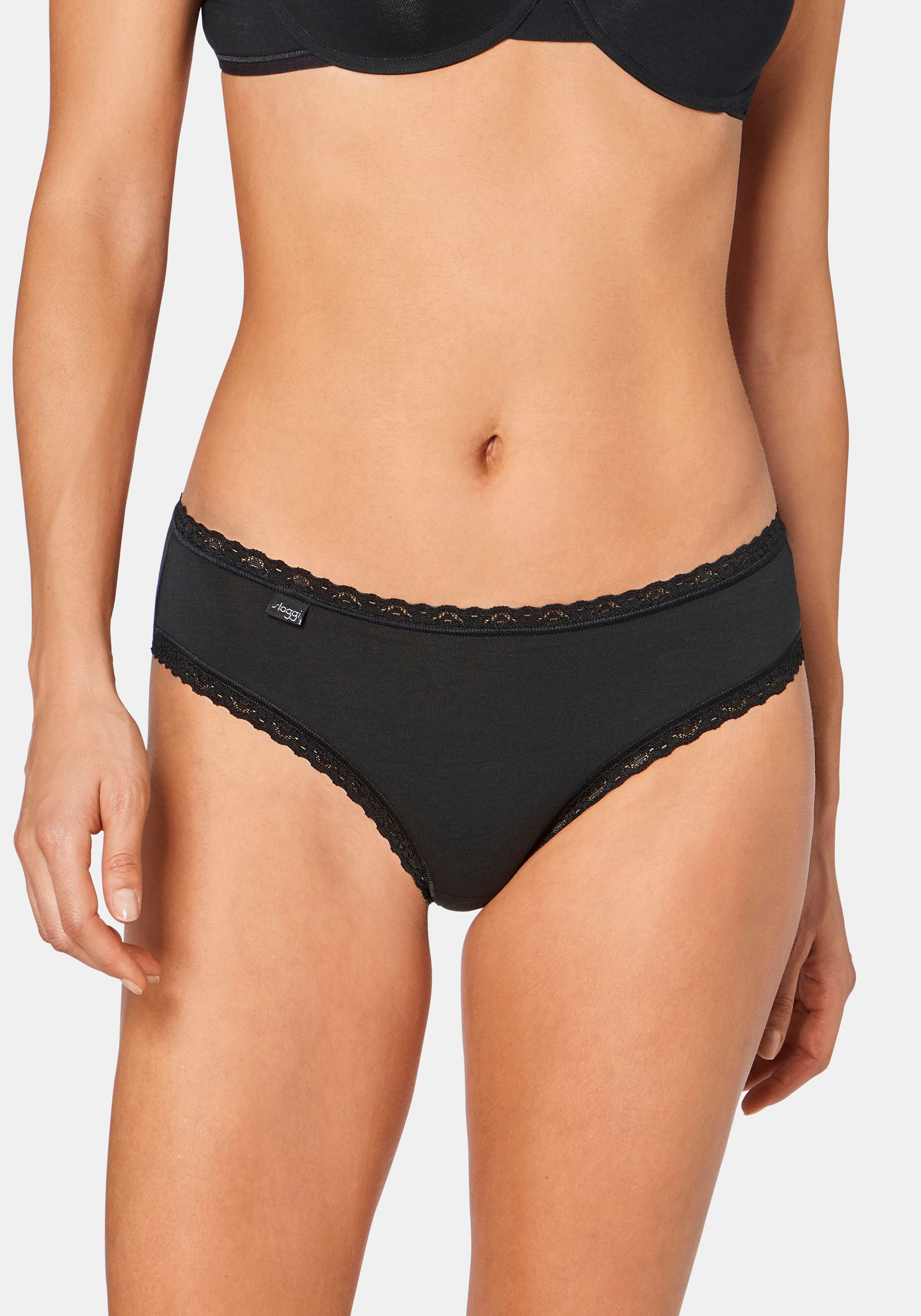 sloggi Panty »24/7 Weekend Hipster C3P«, (Packung, 3 St.), mit zarter Spitzeneinfassung